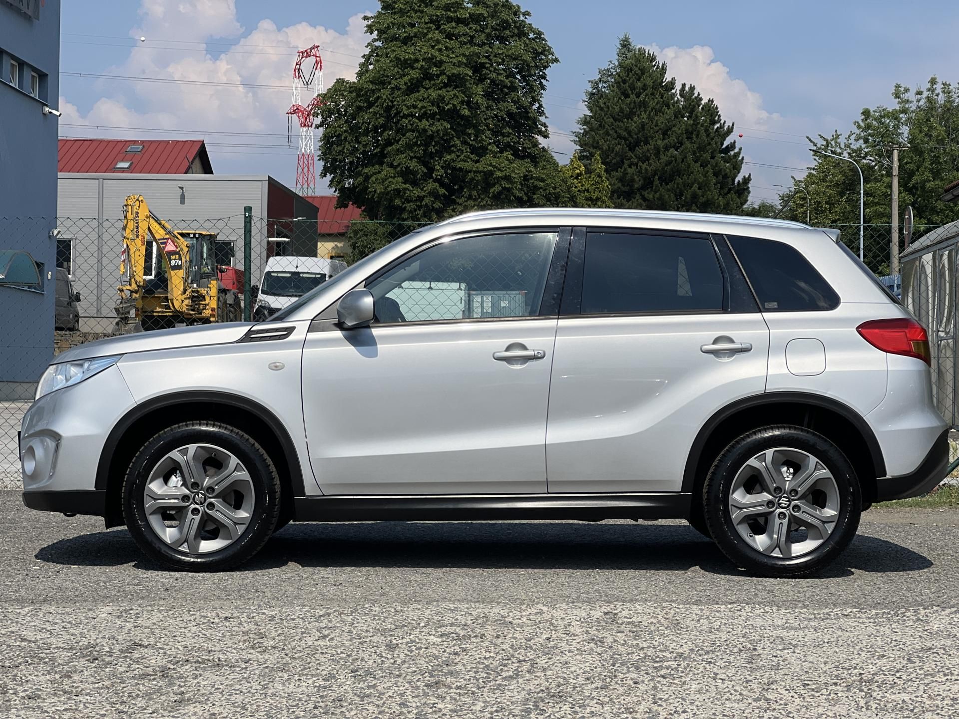 Suzuki Vitara, 1.6DDiS 4x4 KLIMA KAMERA ALU - fotka 4