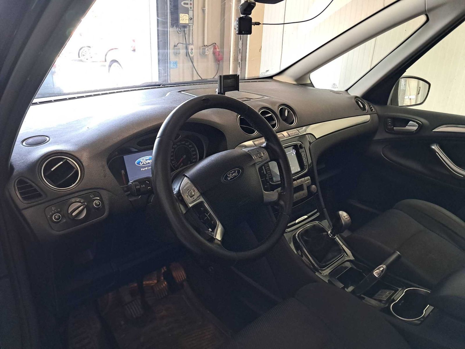 Ford Galaxy, 2.0 TDCi, 7 míst - fotka 3