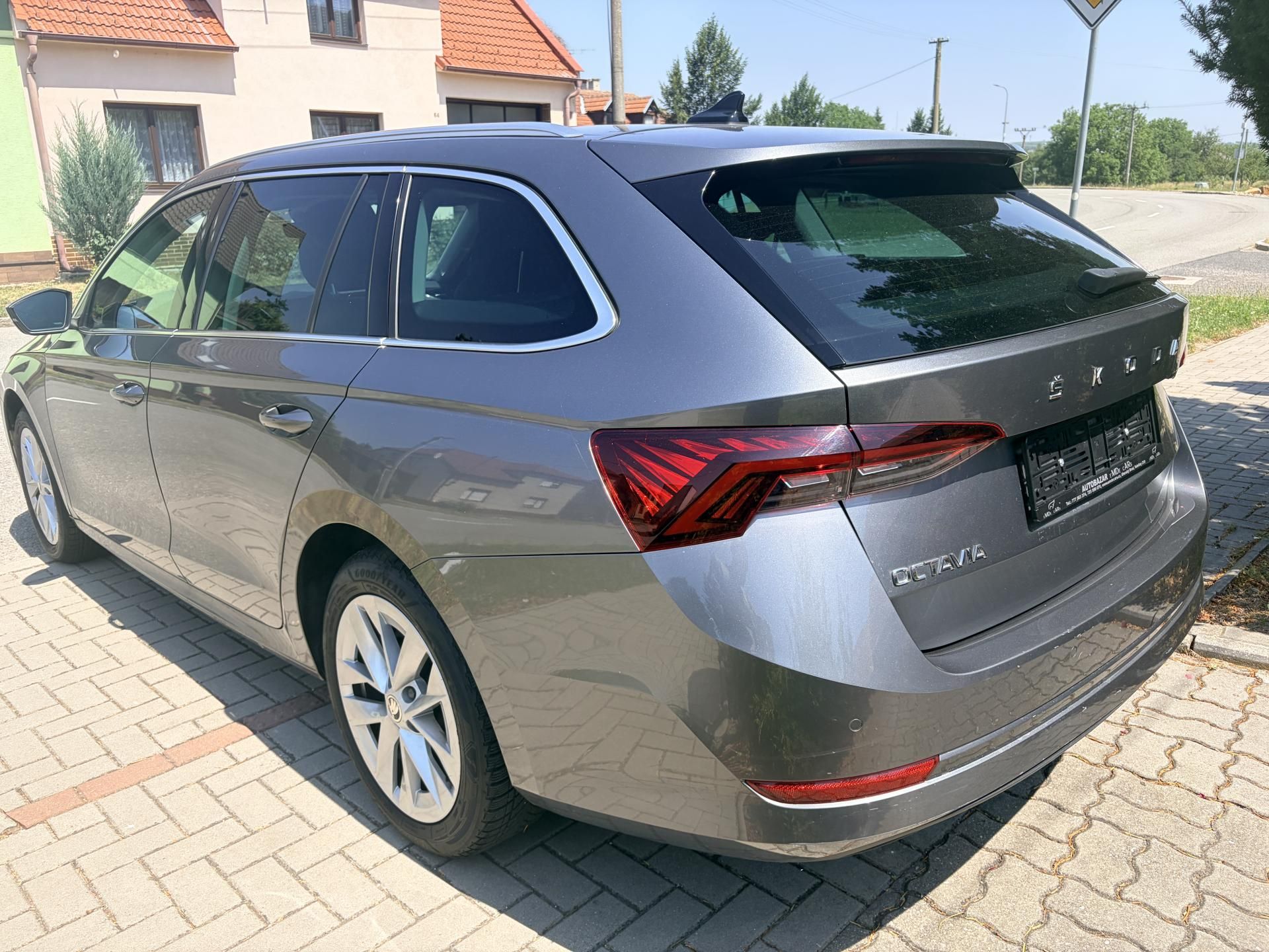 Škoda Octavia, 2.0TDI STYLE VIRTUAL LED - fotka 3