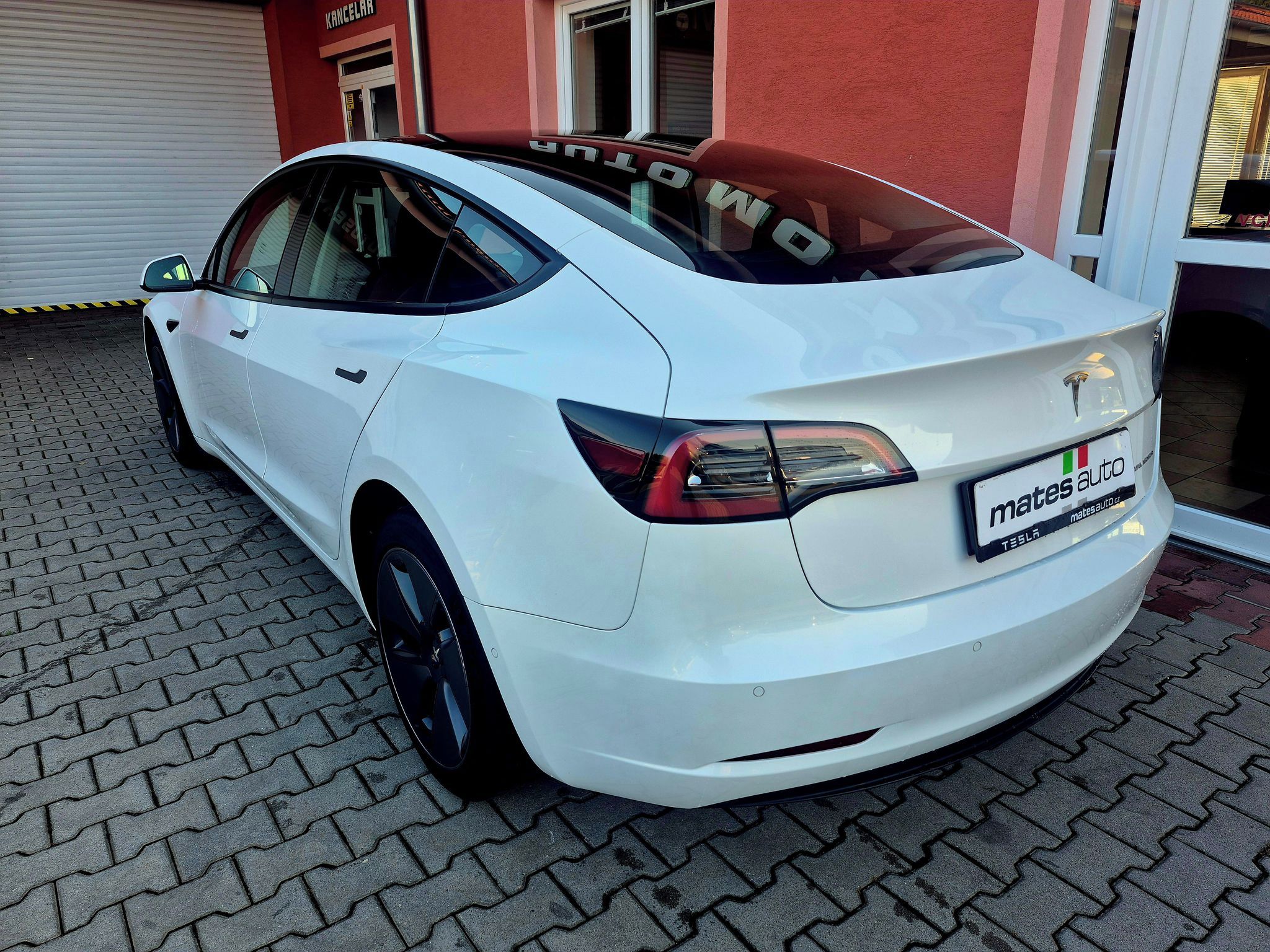 Tesla Model 3, Long Range, Dual Motor, 366 kW - fotka 3