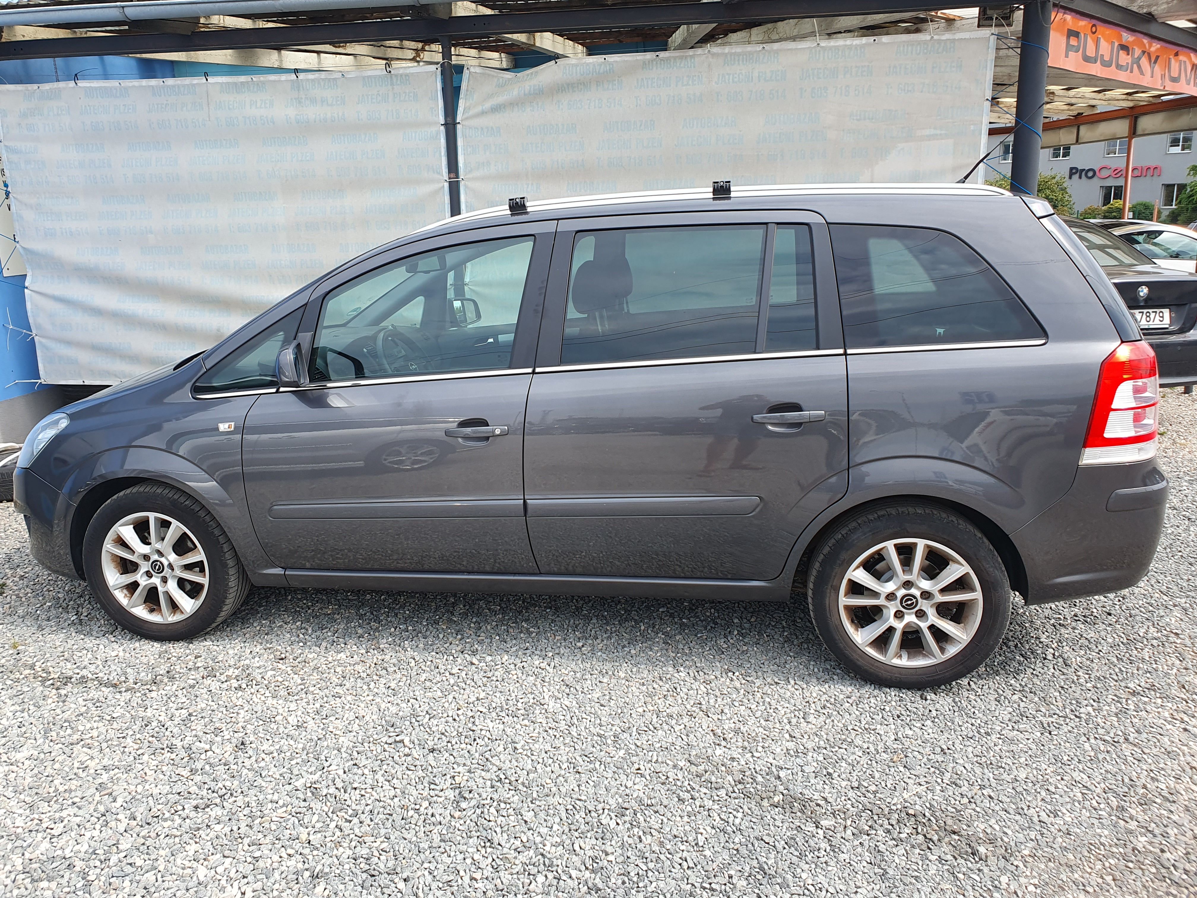 Opel Zafira, 1.8 í 103 KW - fotka 6