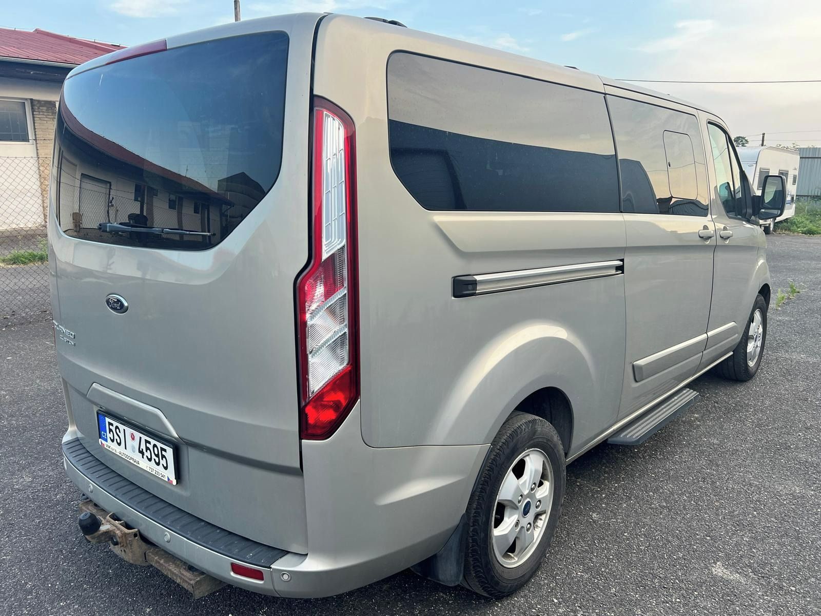 Ford Tourneo Custom, 9 míst, L2, automat!! ČR - fotka 3