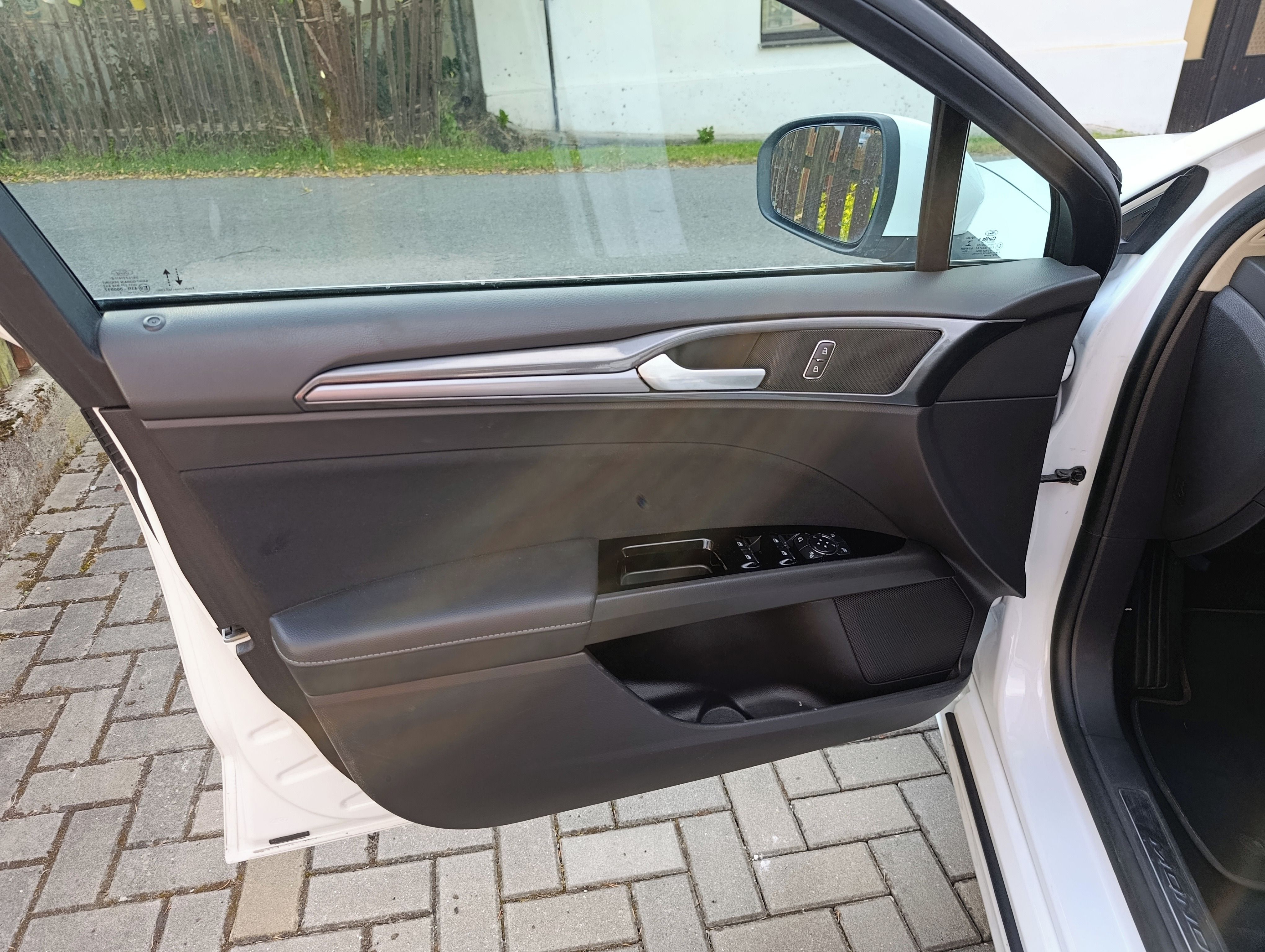 Ford Mondeo - fotka 6