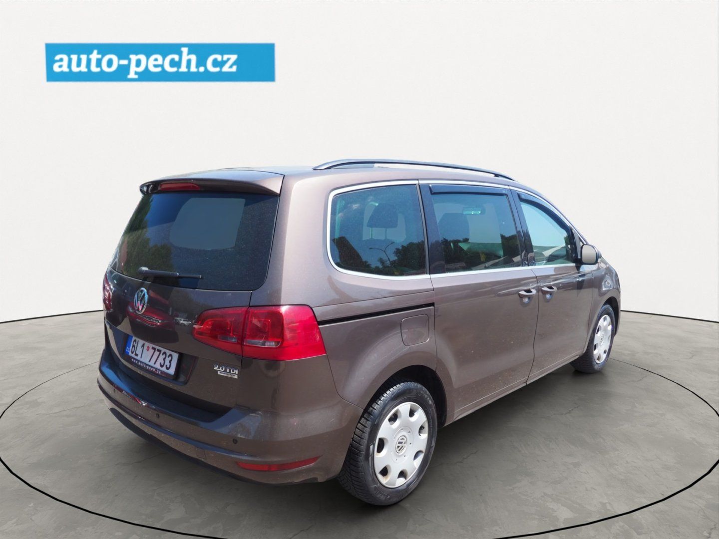 Volkswagen Sharan, 2.0 TDI, 103 kW, 7 míst - fotka 4