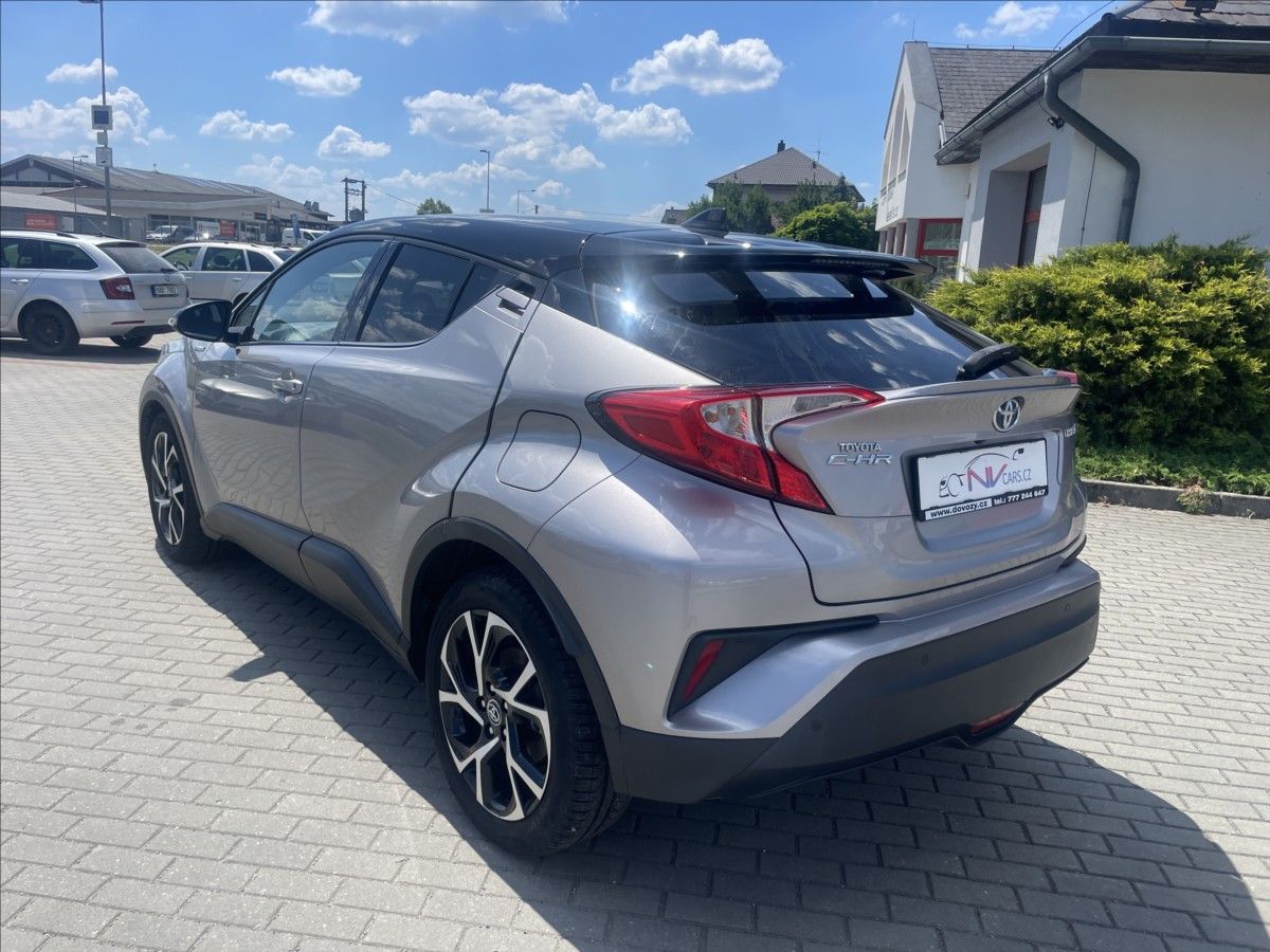 Toyota C-HR, 1,8 i 73kw Hybrid CVT - fotka 3