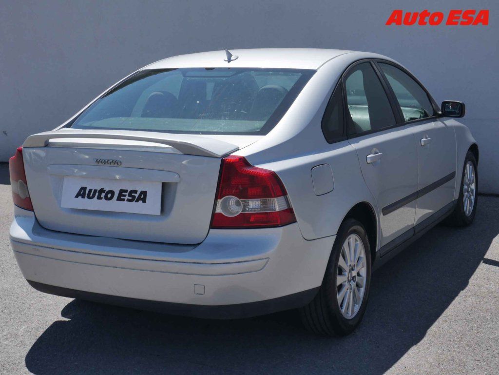 Volvo S40, 2.0d,ČR - fotka 4