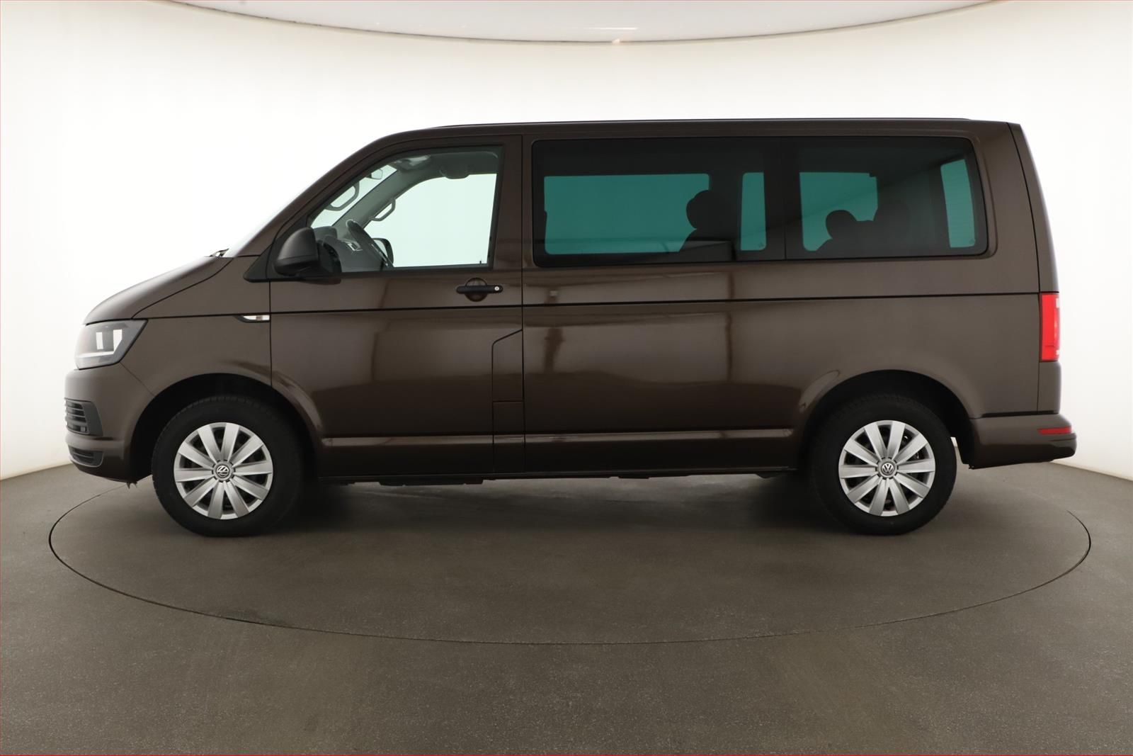 Volkswagen Multivan, 2.0 TDI, Klima, Tempomat, Navi - fotka 3