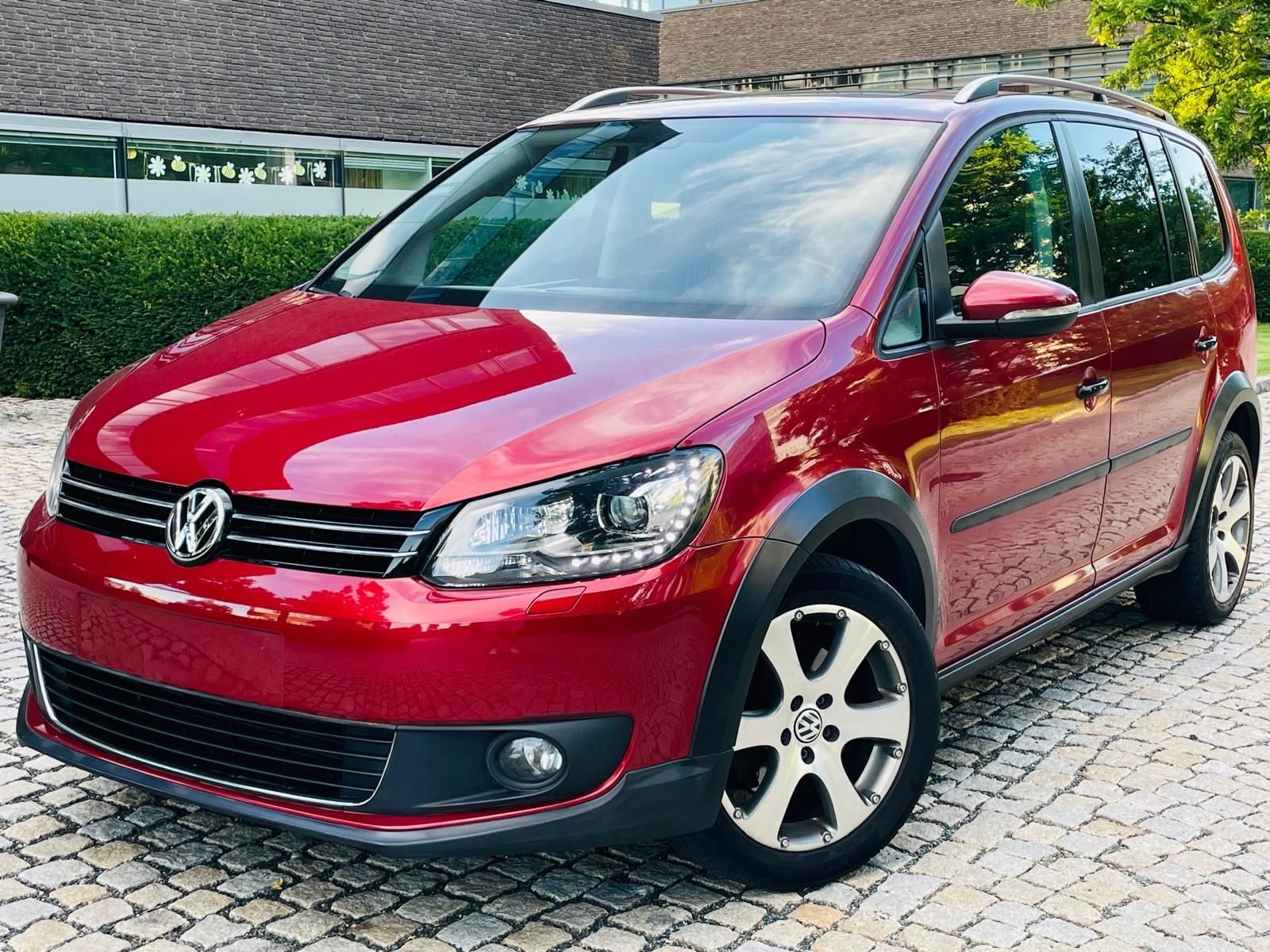 Volkswagen Touran, 2.0TDI AUT CROSS VÝHŘEV TAŽNÉ