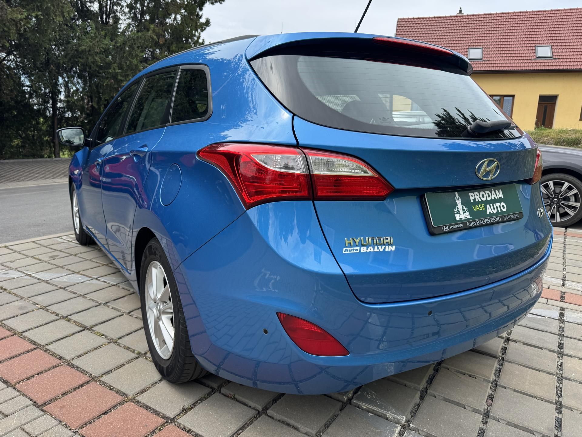 Hyundai i30, 1.6 GDi TRIKOLOR 1 majitel ČR - fotka 3