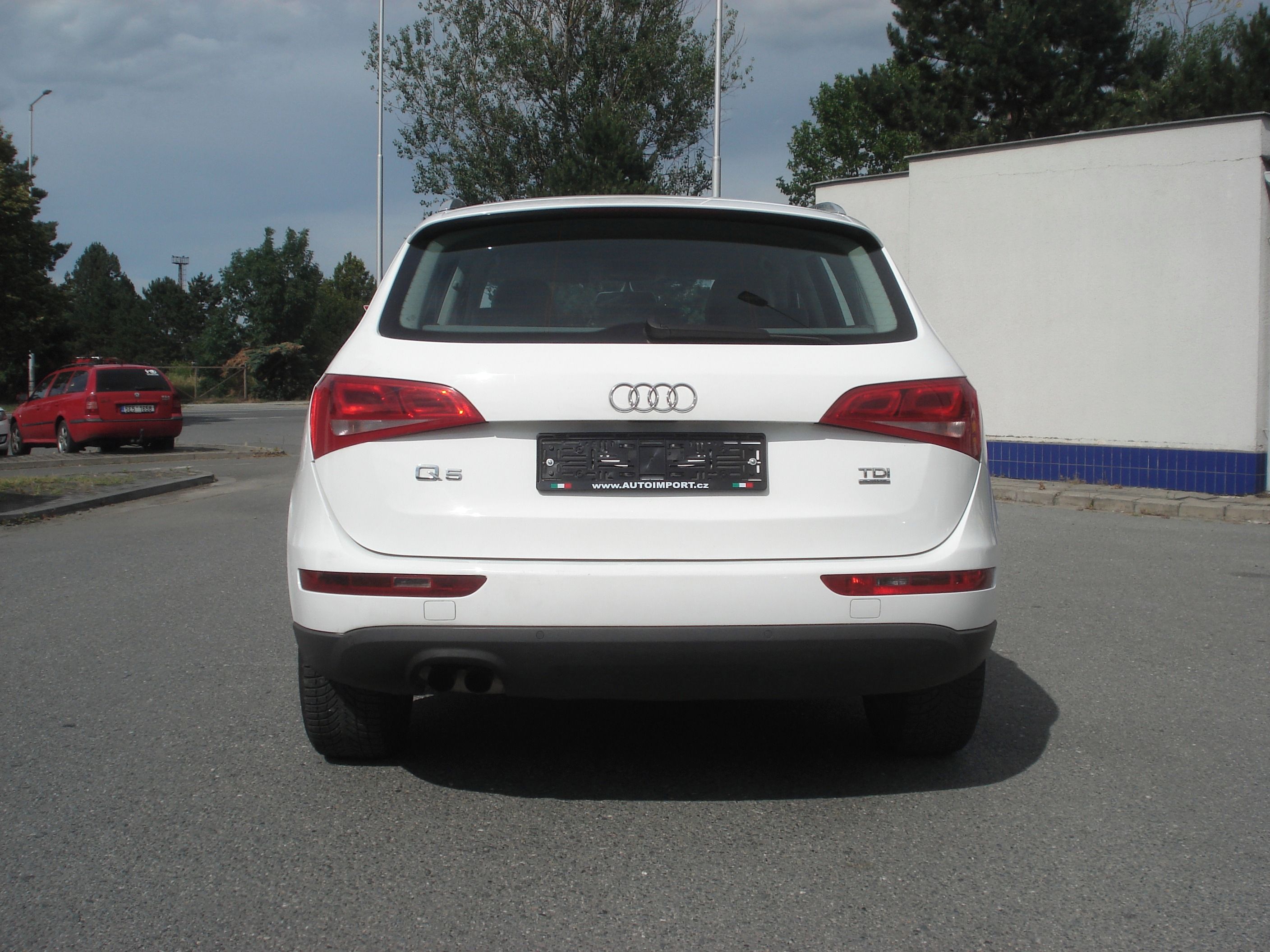 Audi Q5, 2.0 TDI MANUÁL  4x4 - fotka 4
