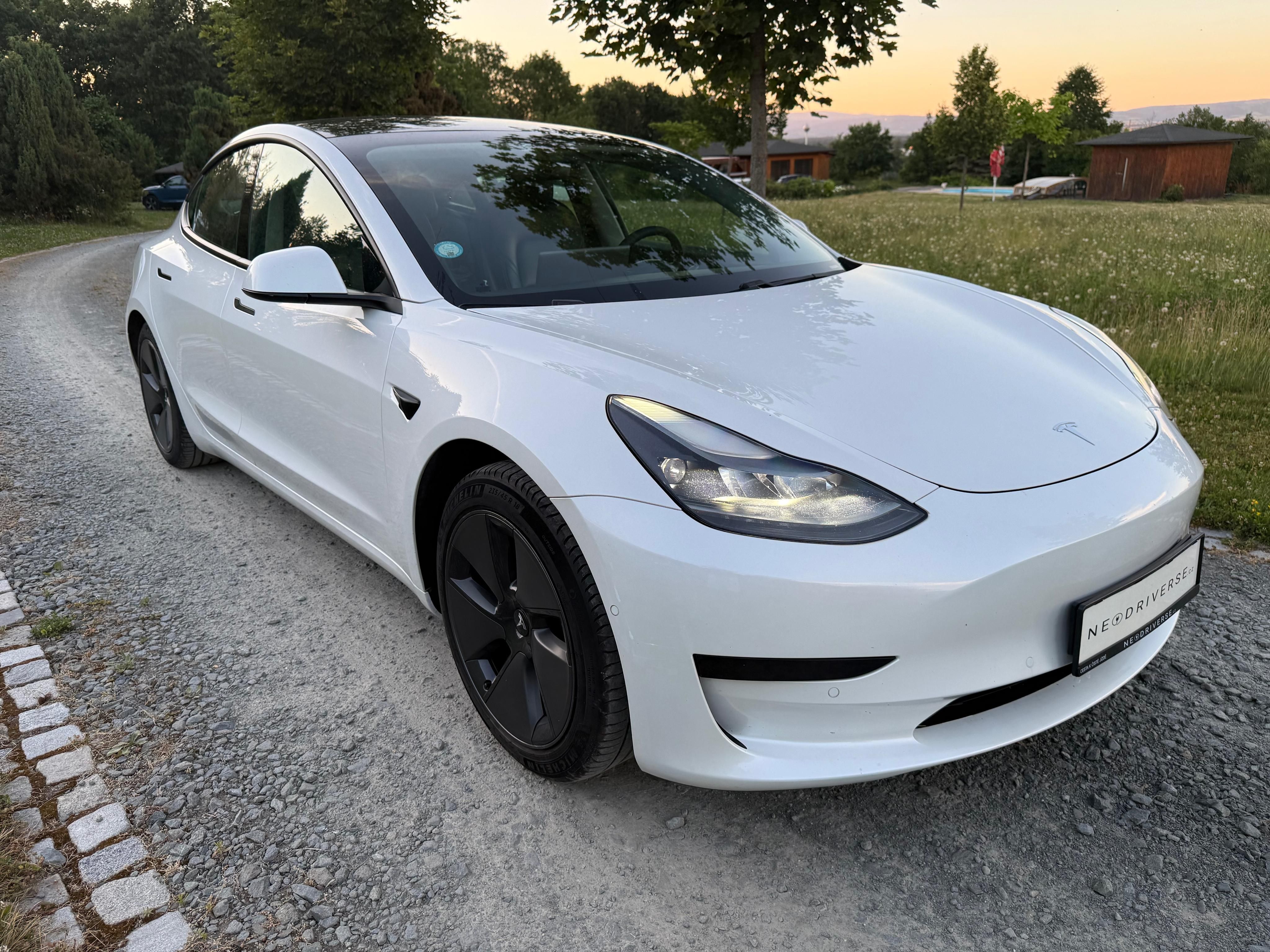Tesla Model 3, Std Range Plus 55kWh, SoH 83% - fotka 2