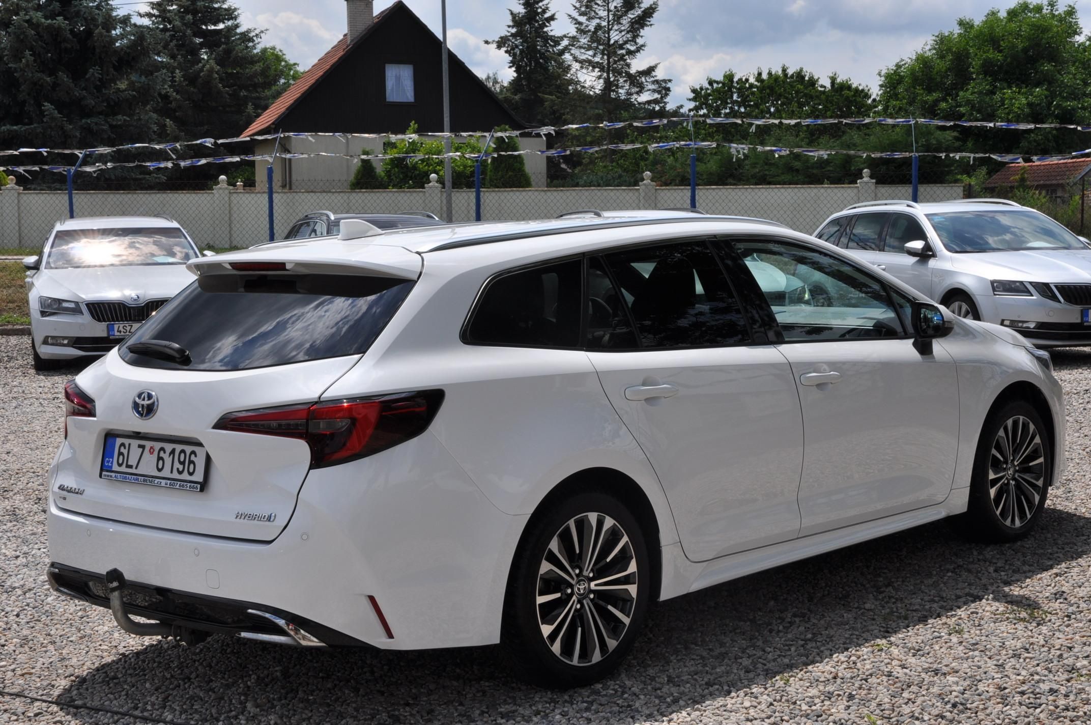 Toyota Corolla, 1.8 Hybrid KOMBI - fotka 3