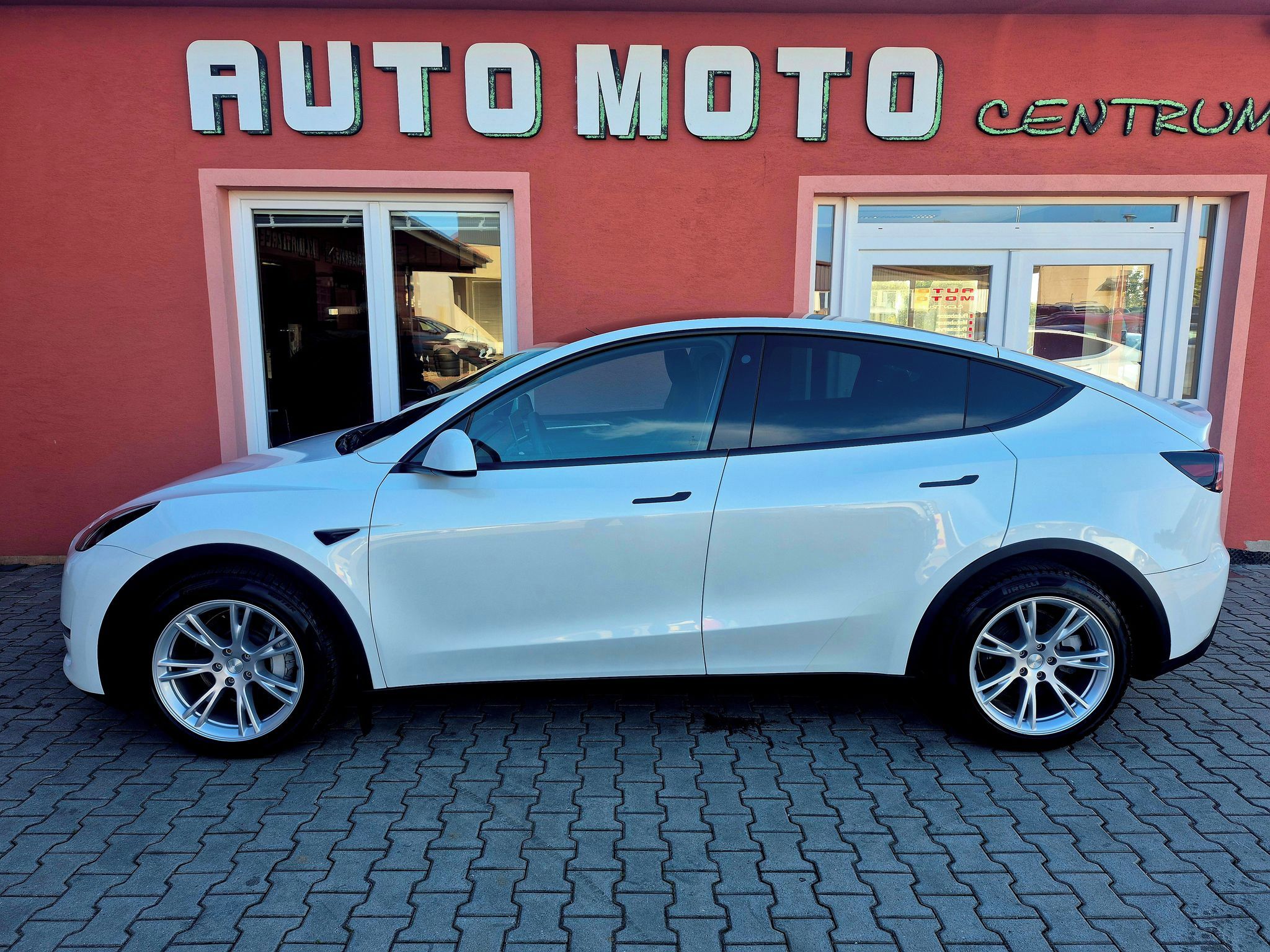 Tesla Model Y, Long Range Dual Motor, SOH 92, - fotka 2