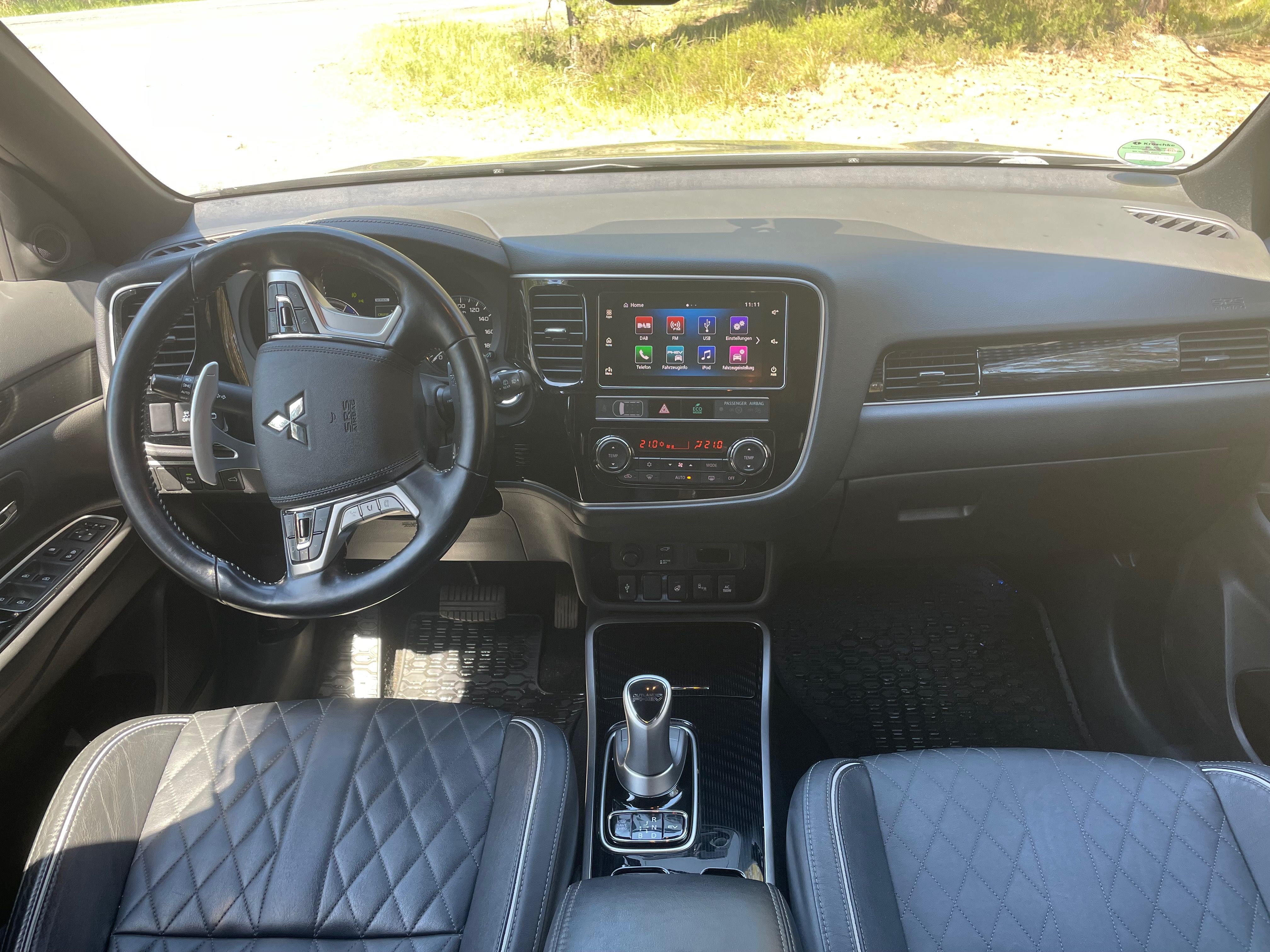 Mitsubishi Outlander, 2,4 PHEV 1.maj. FullLED, 8xalu - fotka 3