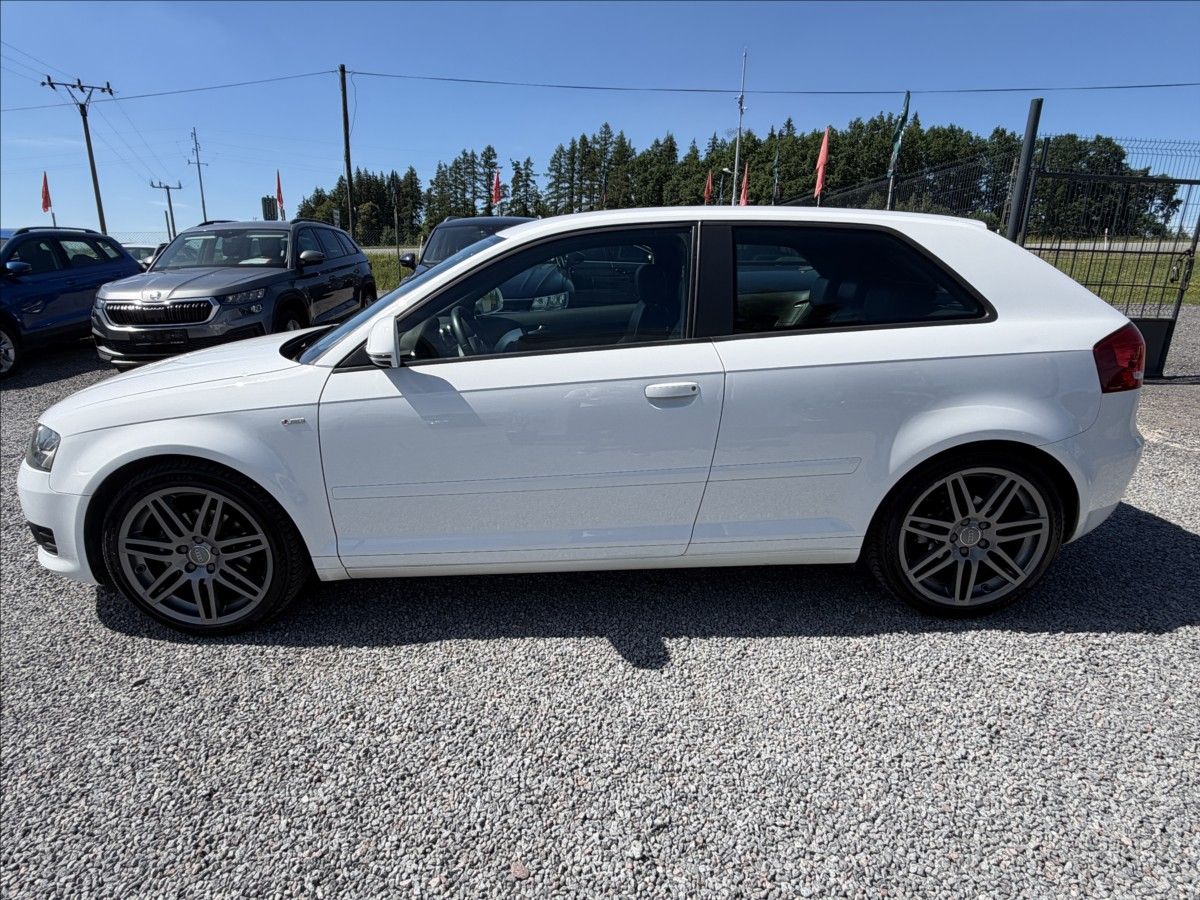 Audi A3, 1,9   TDi 77 kw S-line - fotka 4