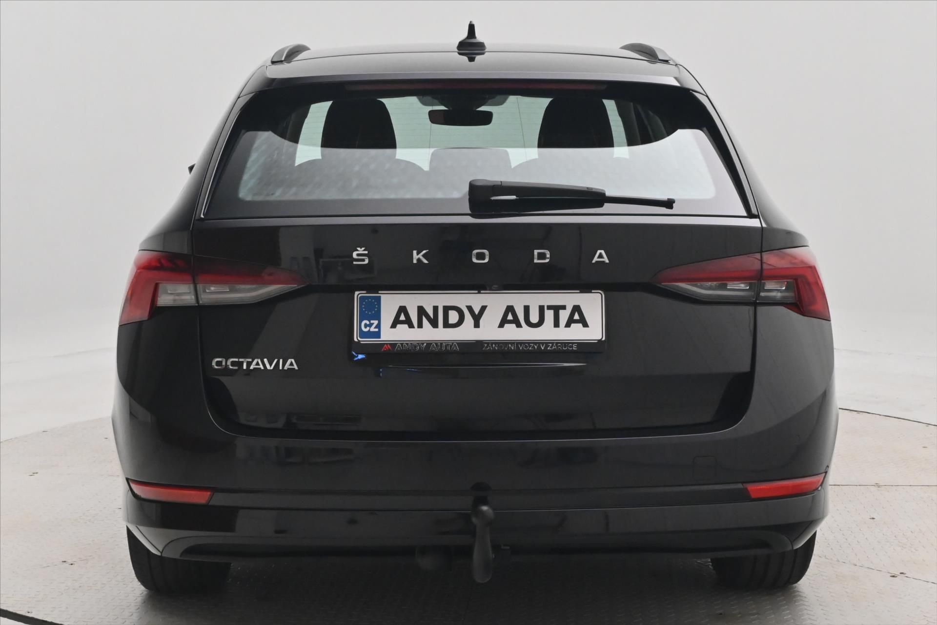 Škoda Octavia, 2,0 TDI 110kW DSG Ambition VŮZ - fotka 6