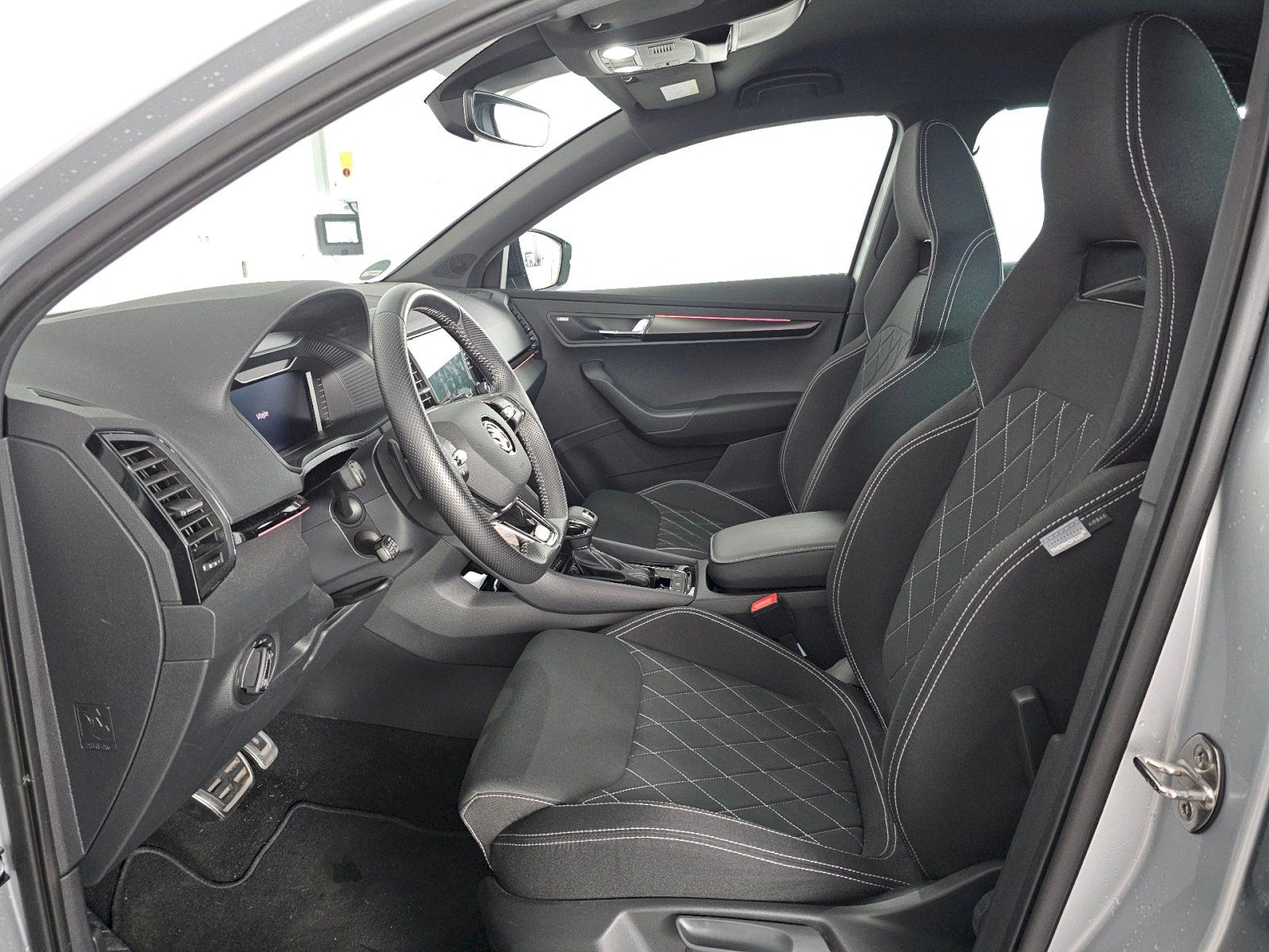 Škoda Karoq, 1.5TSi 110kW DSG SPORTLINE EXC - fotka 6