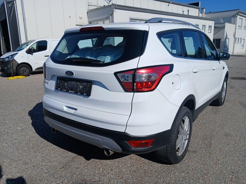 Ford Kuga, 1,5 EB Titanium - fotka 4