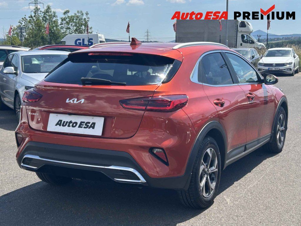 Kia XCee´d, 1.5i,servis.kniha,AT - fotka 4
