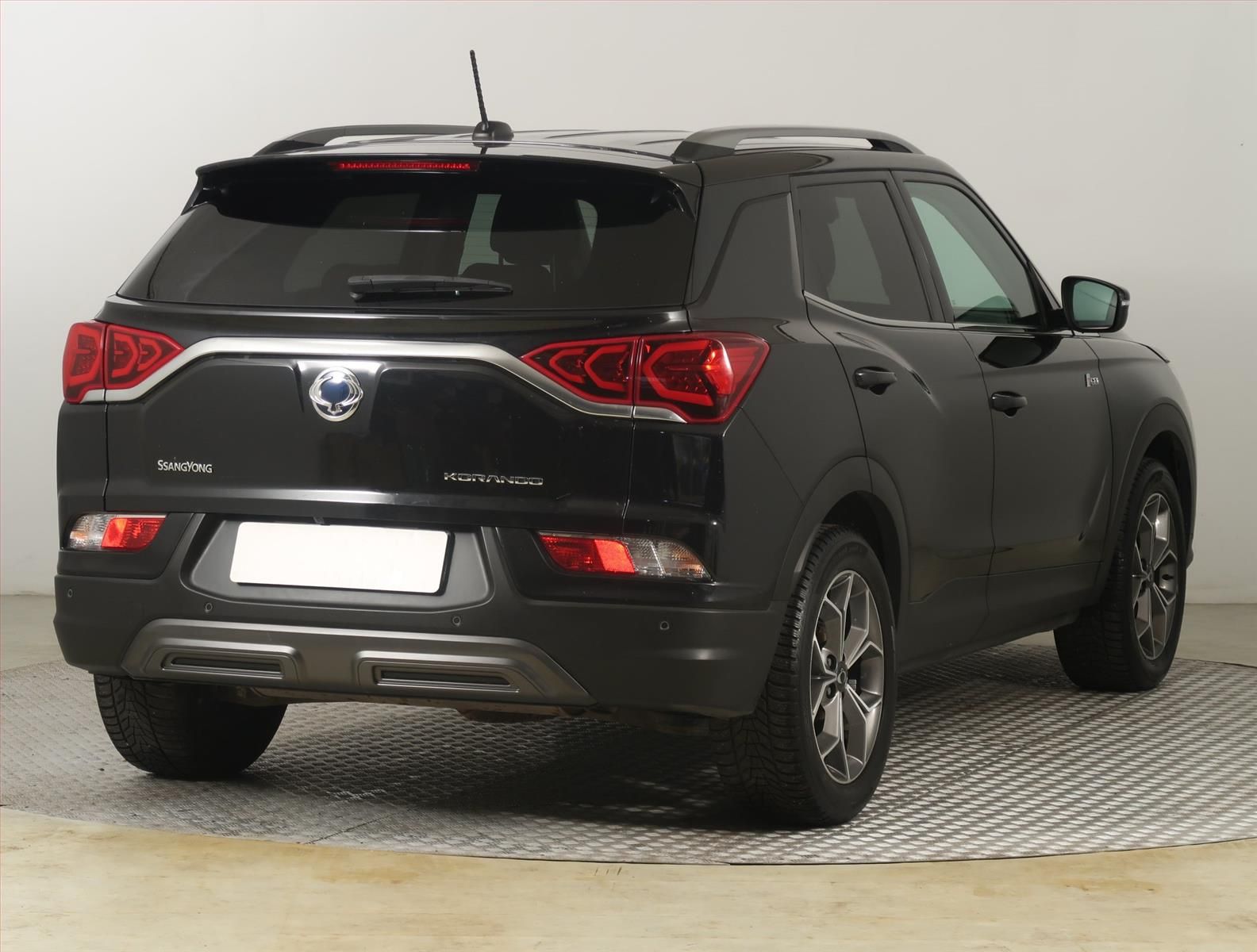 SsangYong Korando, 1.5 T-GDI, Style, ČR,1.maj - fotka 5