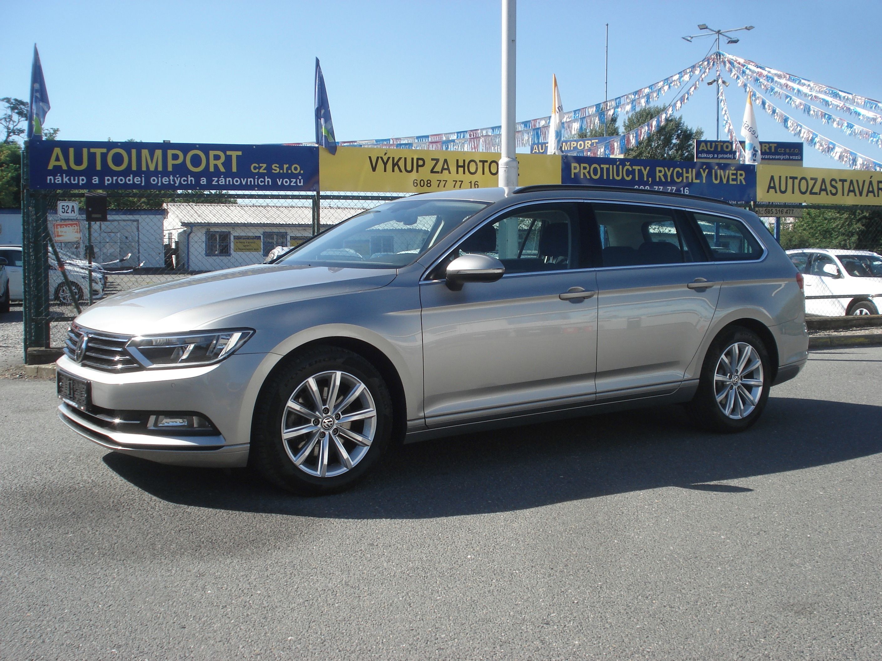 Volkswagen Passat, 2.0 TDi NAVI DSG - fotka 2