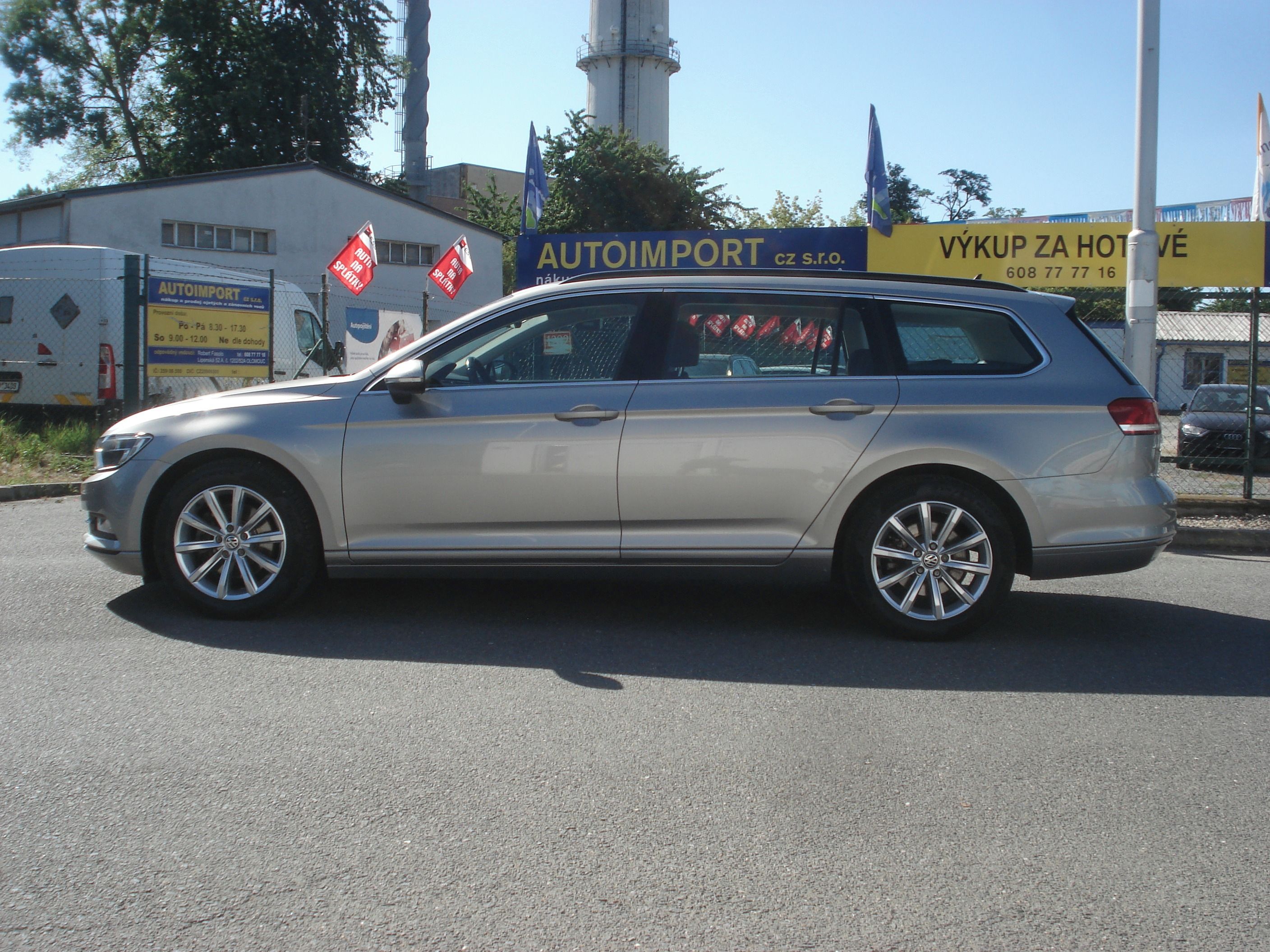 Volkswagen Passat, 2.0 TDi NAVI DSG - fotka 3