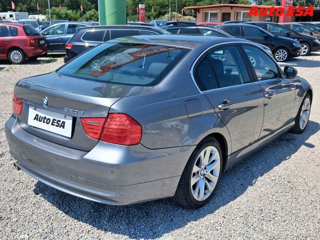 BMW Řada 3, 320d - fotka 4