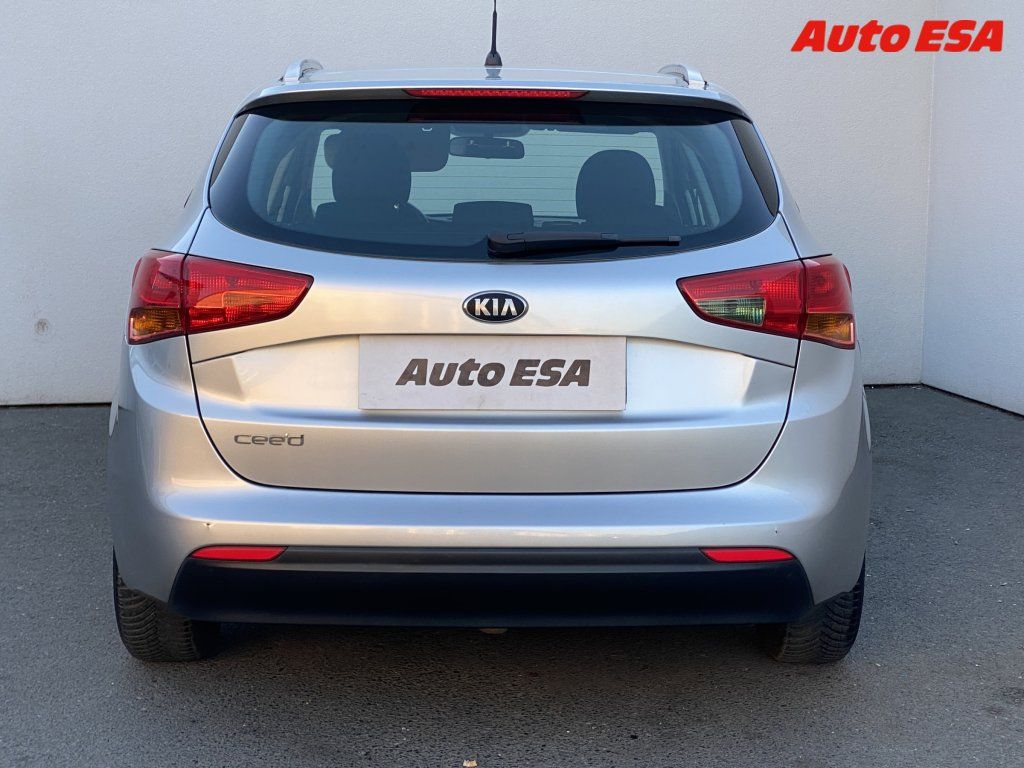 Kia Cee´d, 1.4CVVT,Edition,AC,tempo - fotka 5