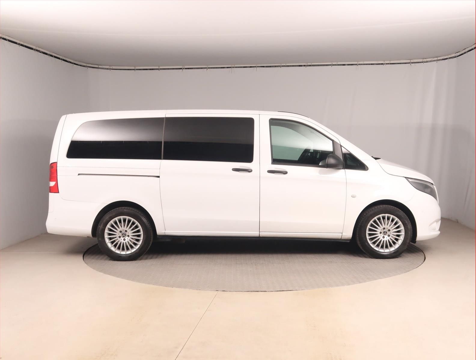 Mercedes-Benz Vito, 114 CDI, Tourer/L, 9 míst - fotka 6