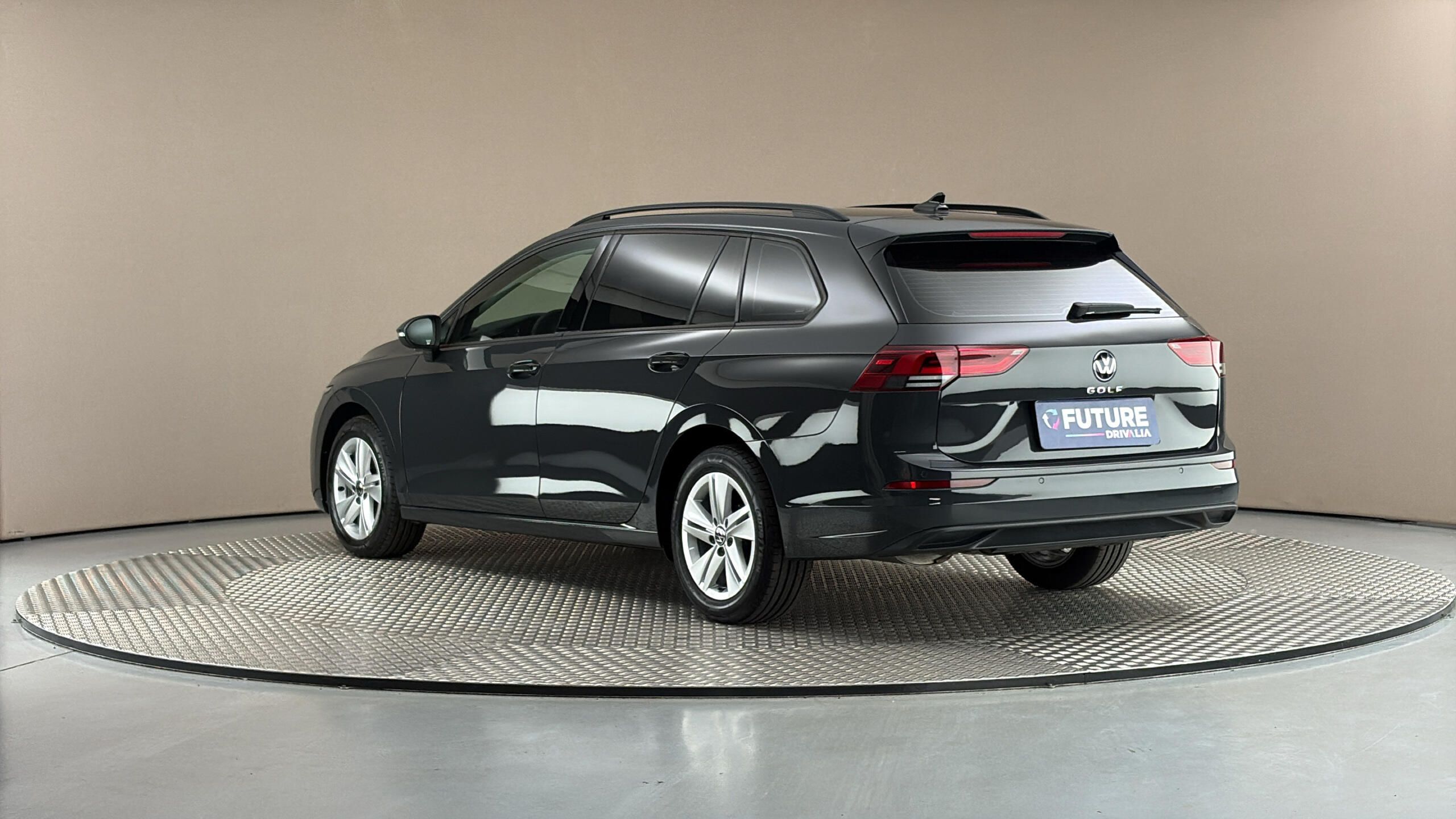 Volkswagen Golf, 1.5 TSI Life Variant - fotka 2