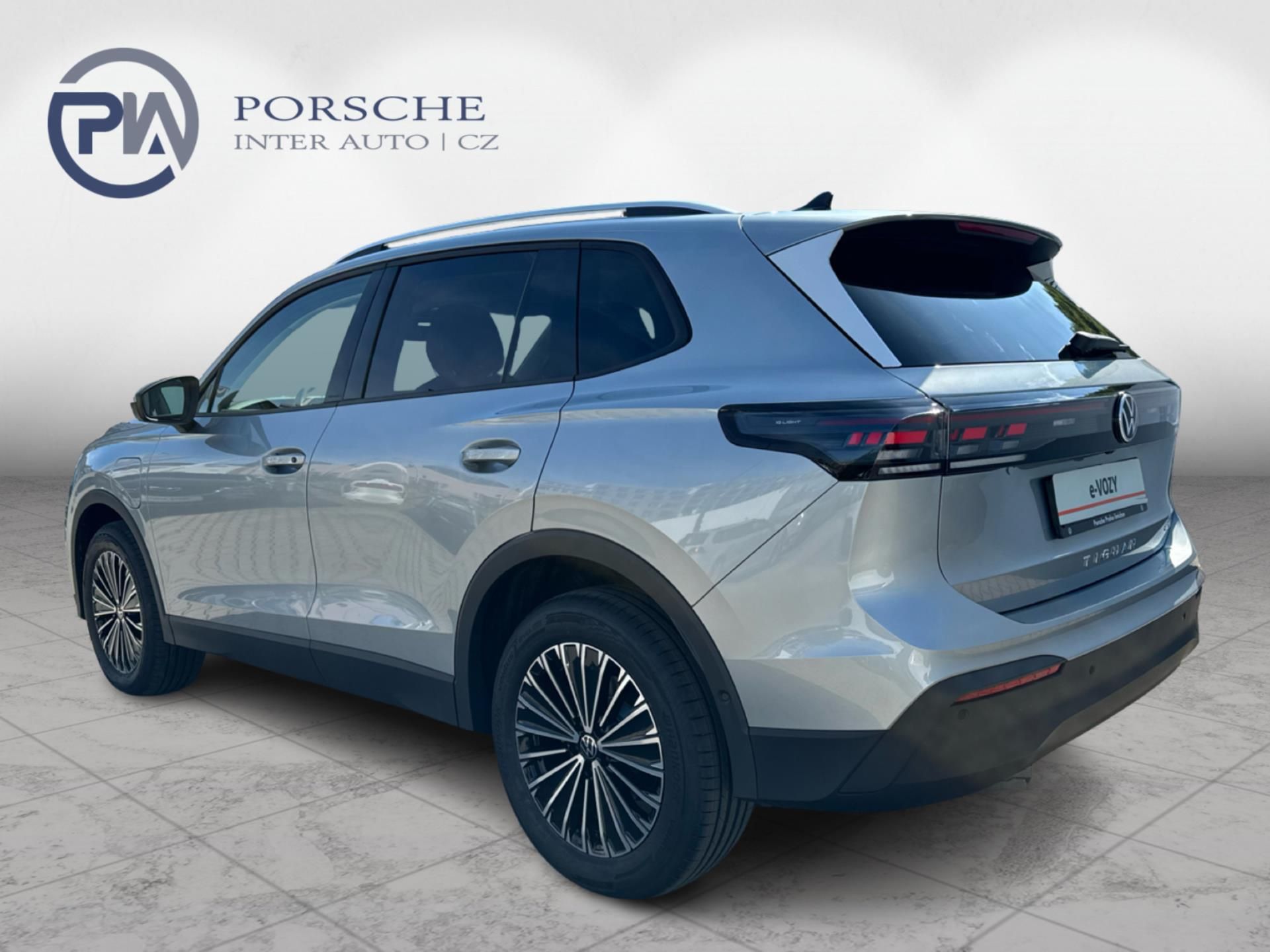 Volkswagen Tiguan, People 1,5 TSI - fotka 4