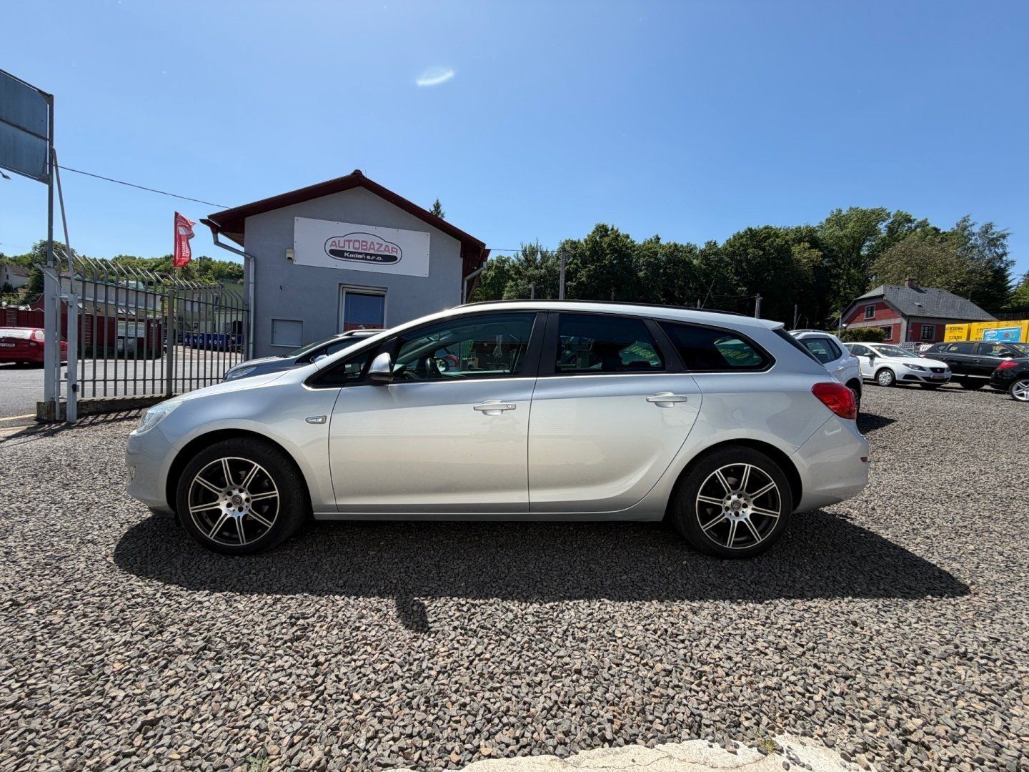 Opel Astra, J KOMBI 1,6 85kW, SERVISKA - fotka 2