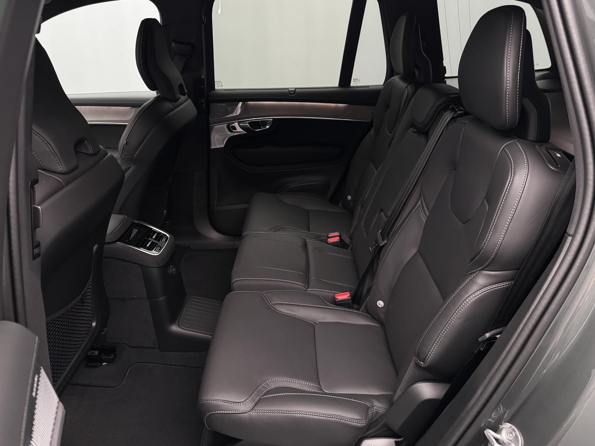 Volvo XC90, T8 AWD RECHARGE DARK PLUS 7m - fotka 6