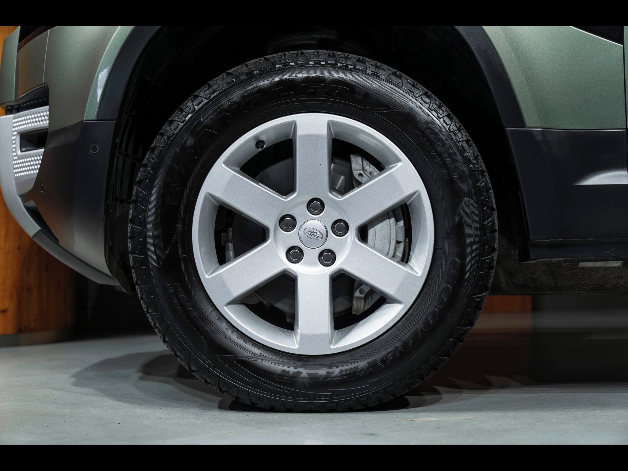 Land Rover Defender - fotka 5