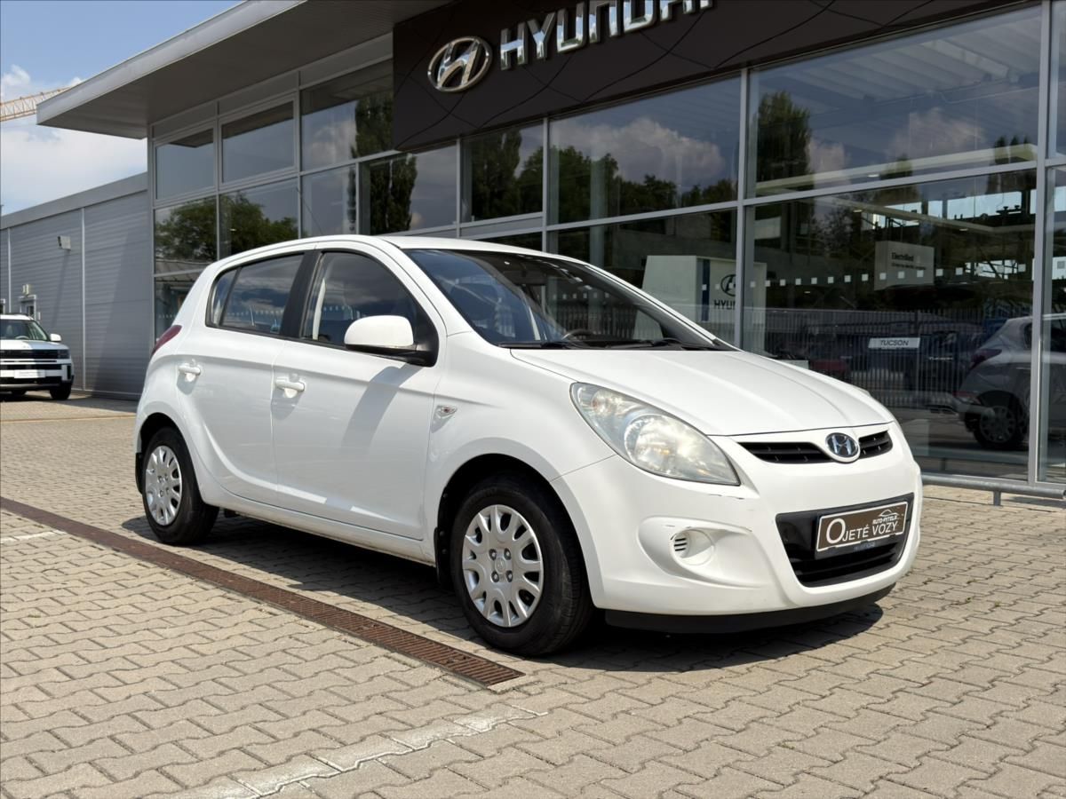 Hyundai i20, 1,3 i, MT  Inclusive Plus - fotka 2