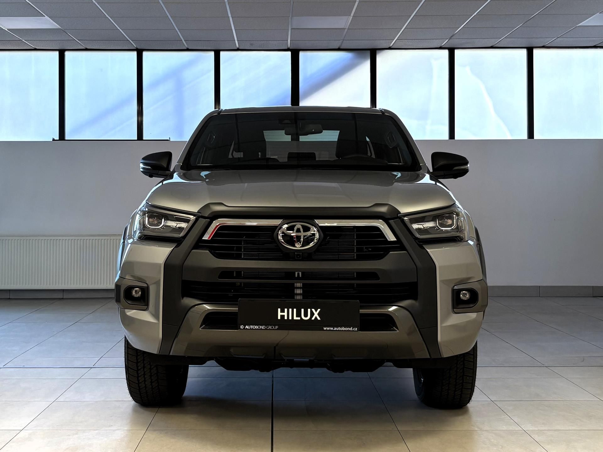 Toyota Hilux, 2,8 Diesel, 6st (4x4), Invinci - fotka 2