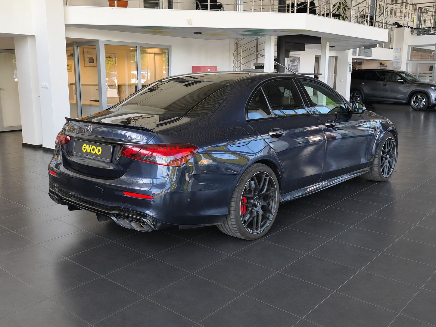 Mercedes-Benz Třídy E, 4MATIC PERFORMENS - fotka 5