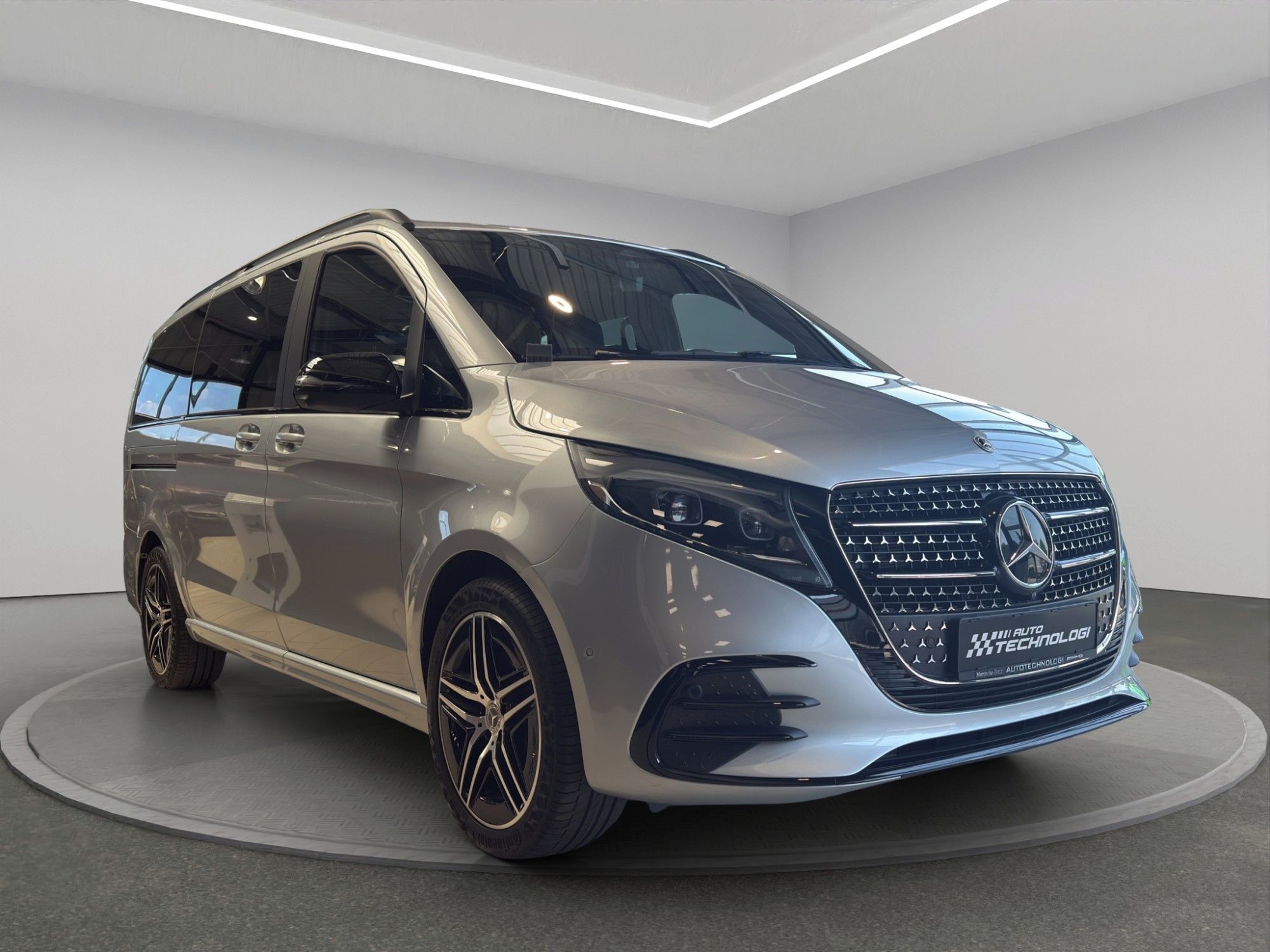 Mercedes-Benz Třídy V, 300 D 4MATIC L, VIP sedadla - fotka 3