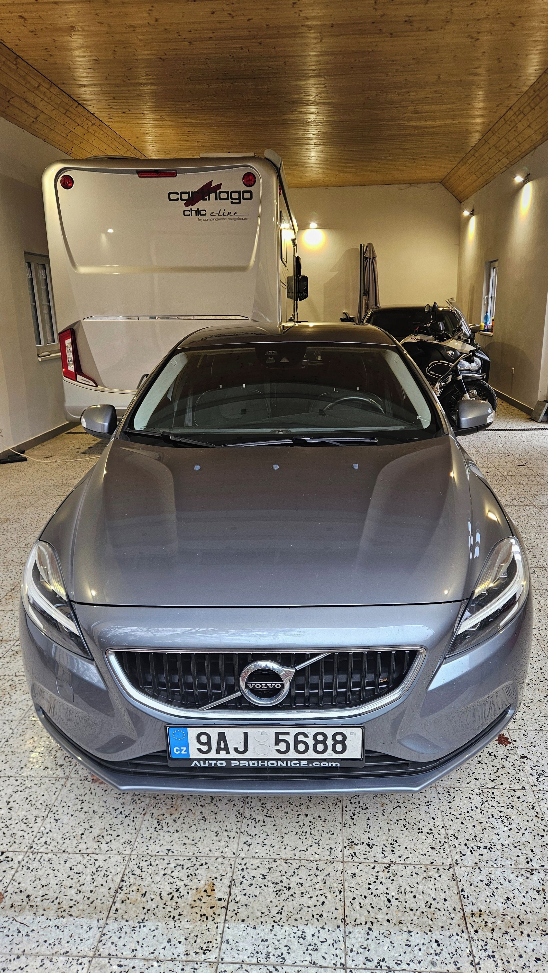 Volvo V40 - fotka 2