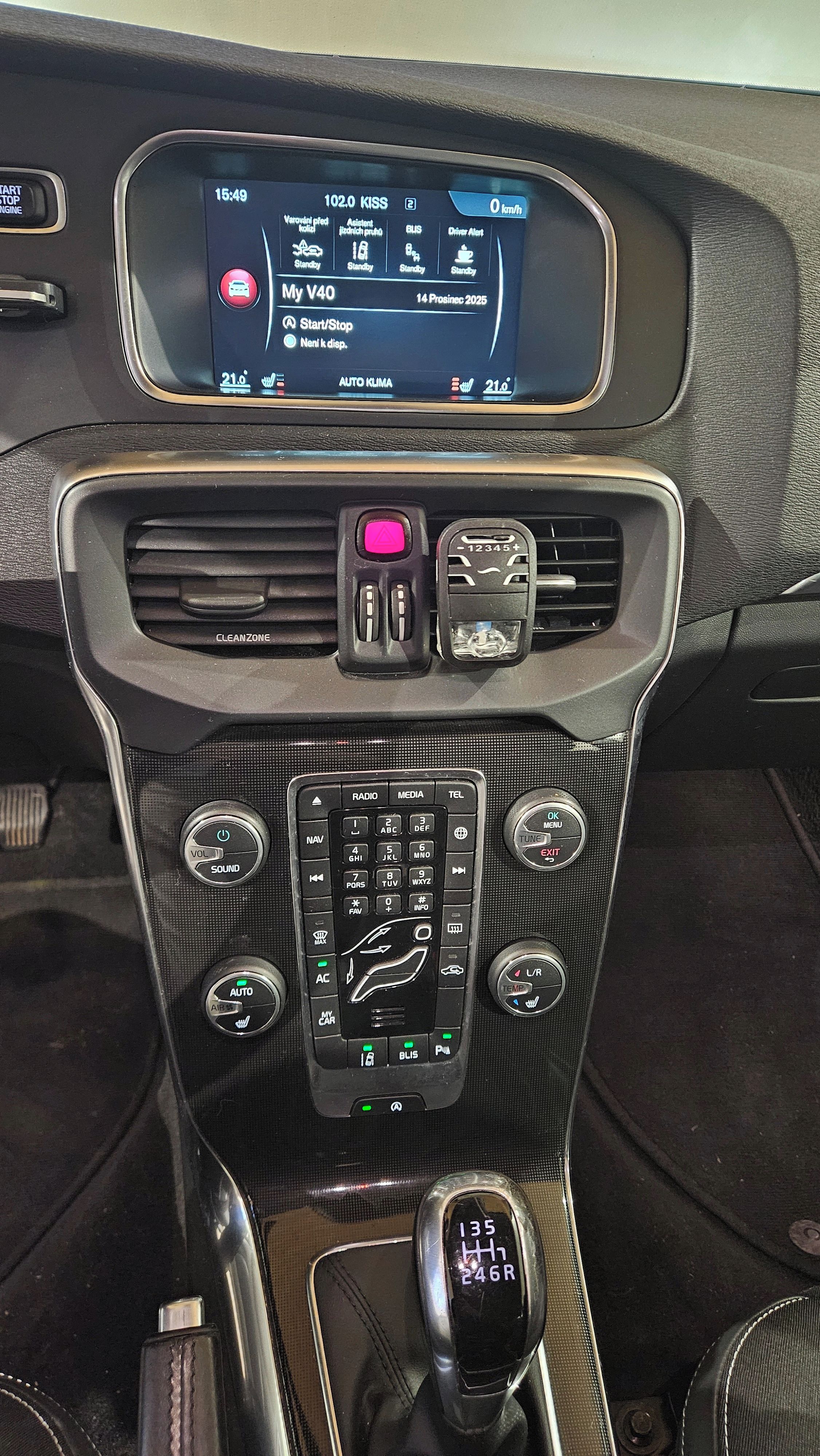 Volvo V40 - fotka 3