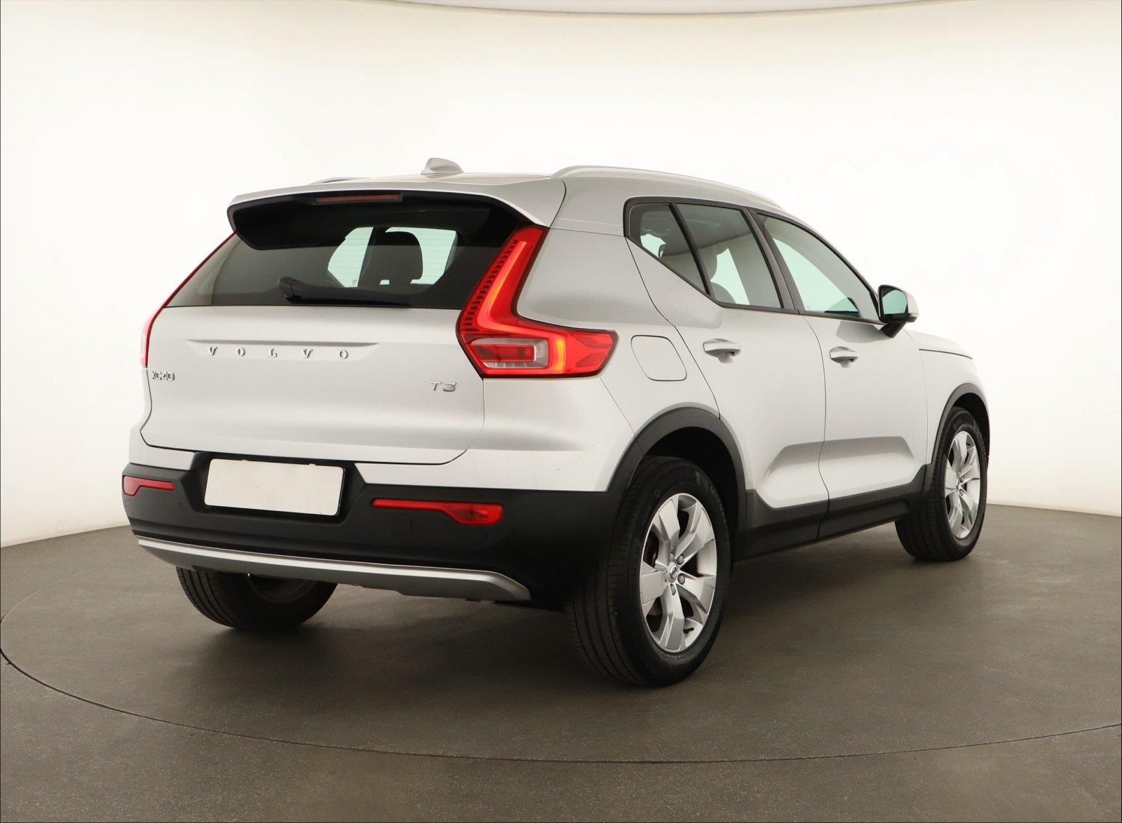 Volvo XC40, T3, Momentum, Serv.kniha, Kůže - fotka 5