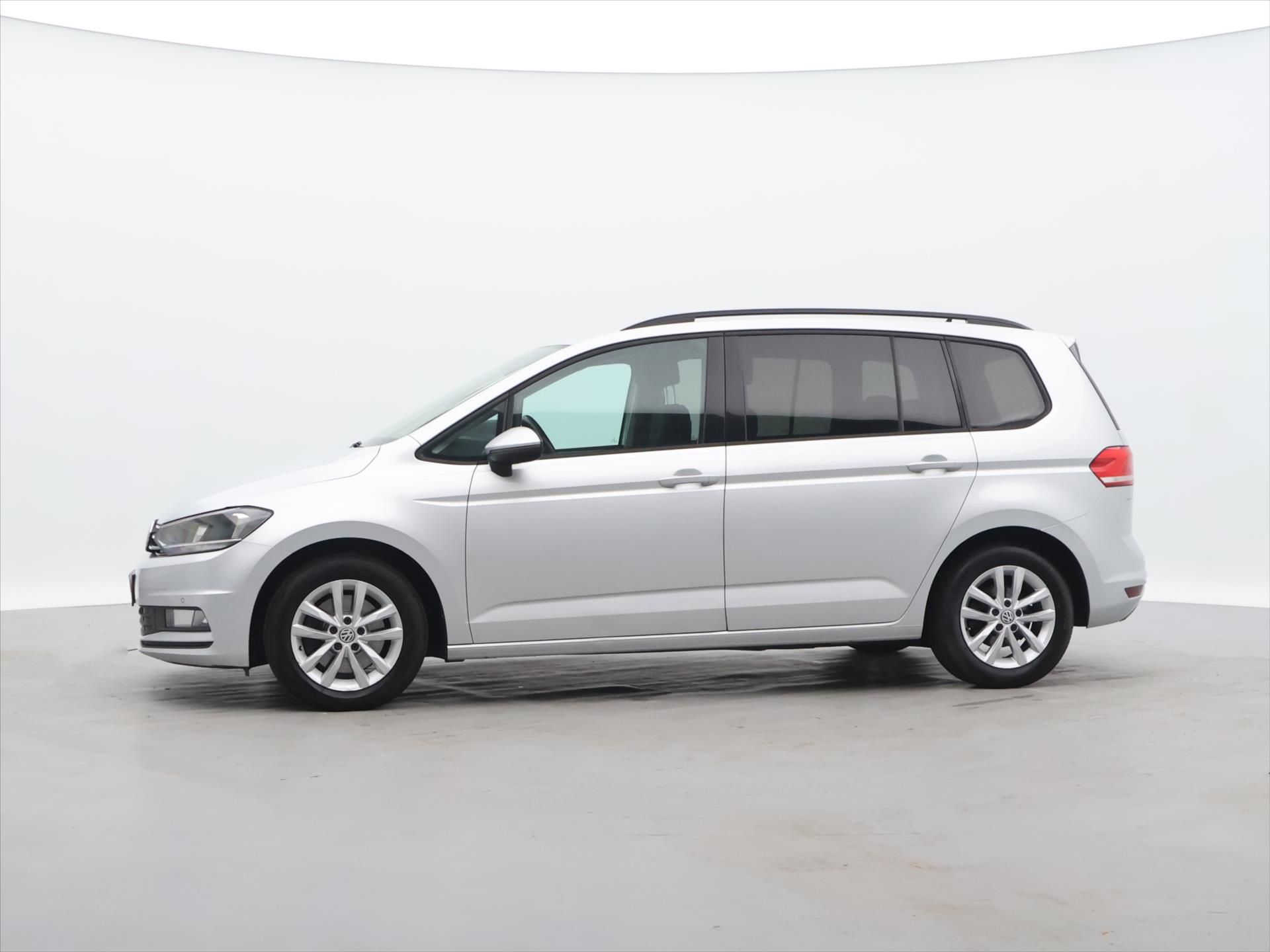 Volkswagen Touran, 1,6 TDI 81KW DSG 7-Míst - fotka 4