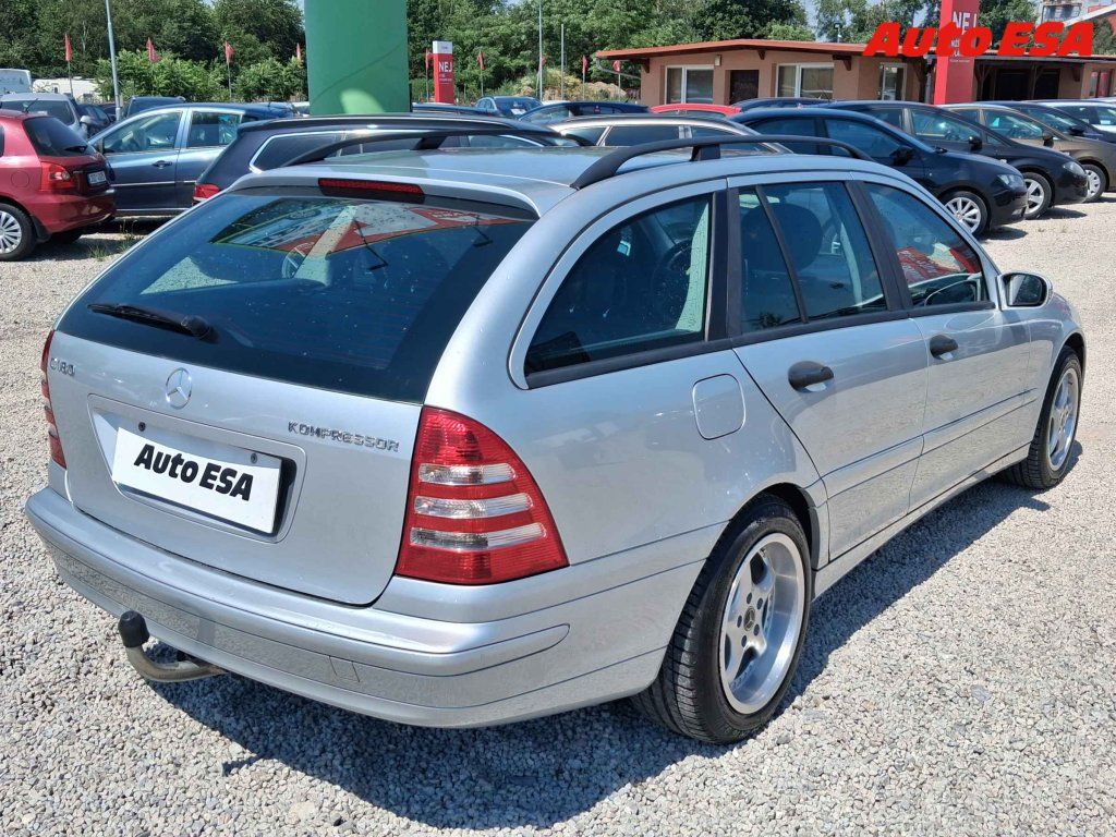 Mercedes-Benz Třídy C, 1.8 - fotka 4