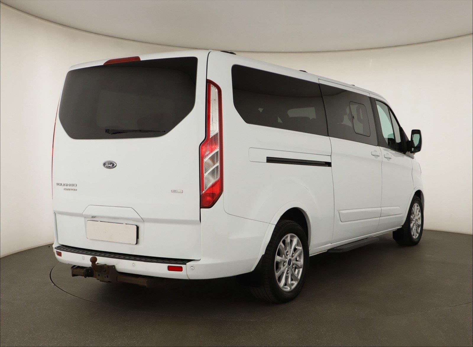 Ford Tourneo Custom, 2.0 EcoBlue, Titanium, Klima - fotka 5