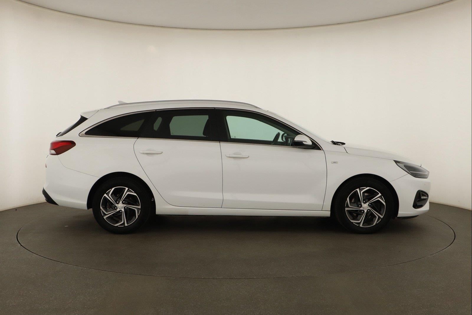 Hyundai i30, 1.5 T-GDI MHEV, Family Smart - fotka 6