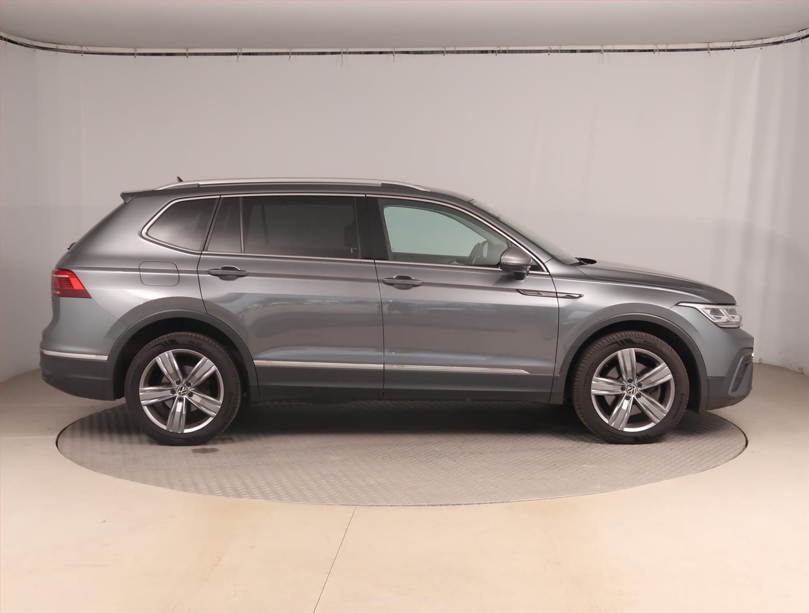Volkswagen Tiguan Allspace, 2.0 TDI, Elegance, 4X4 - fotka 6
