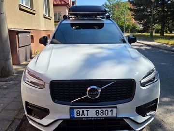 2L benzin B6 AWD R-Design