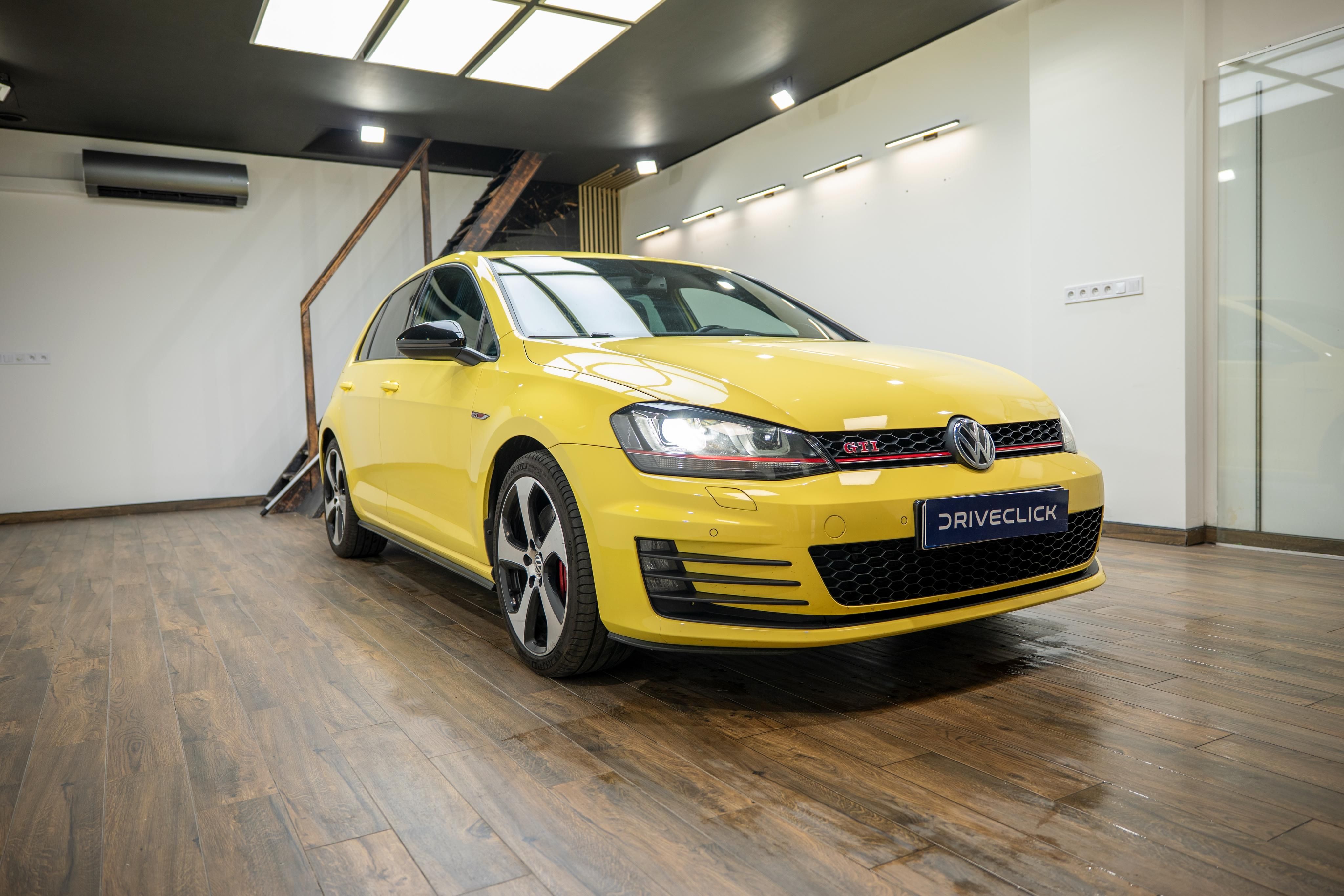 Volkswagen Golf, GTI Performance 2.0 169 kW - fotka 3