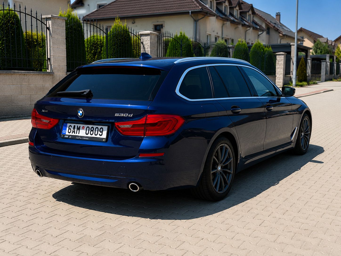 BMW Řada 5, BMW 530 xD Touring - fotka 4