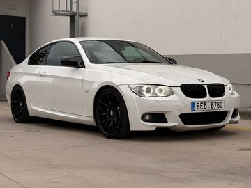 BMW E92 325i LCI